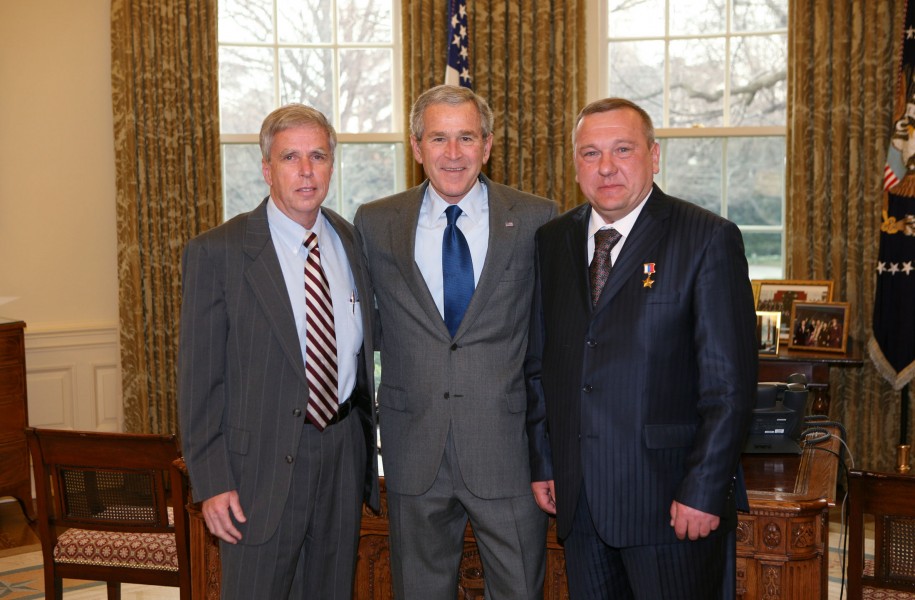 Robert H. Foglesong, President Bush, and Gen. Vladimir Shamanov