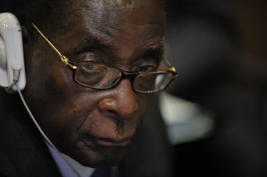 Robert Mugabe, 12th AU Summit, 090202-N-0506A-259