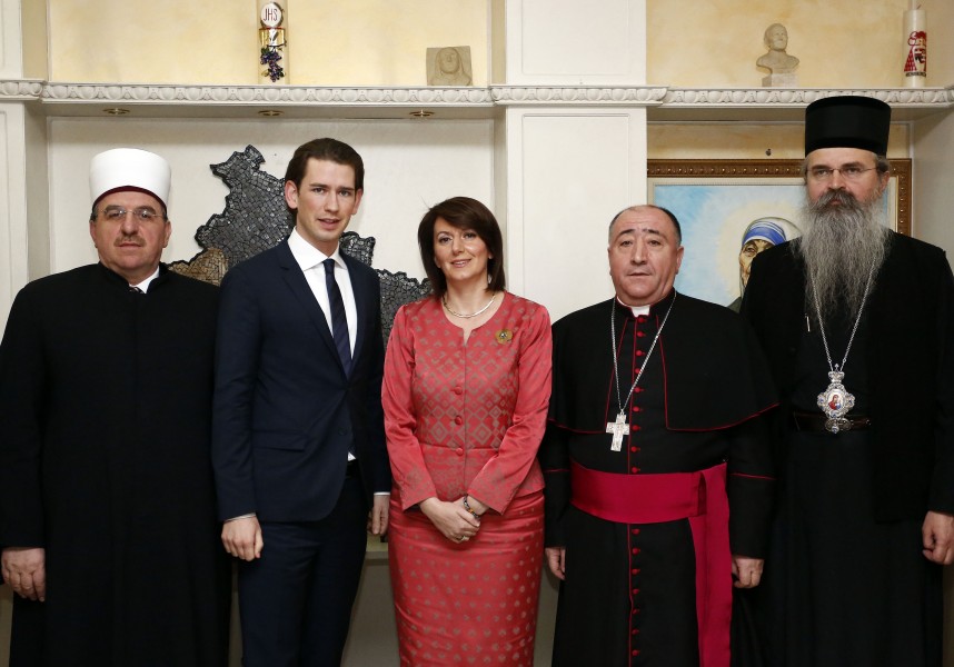Sebastian Kurz with Atifete Jahjaga and religious leaders January 2015
