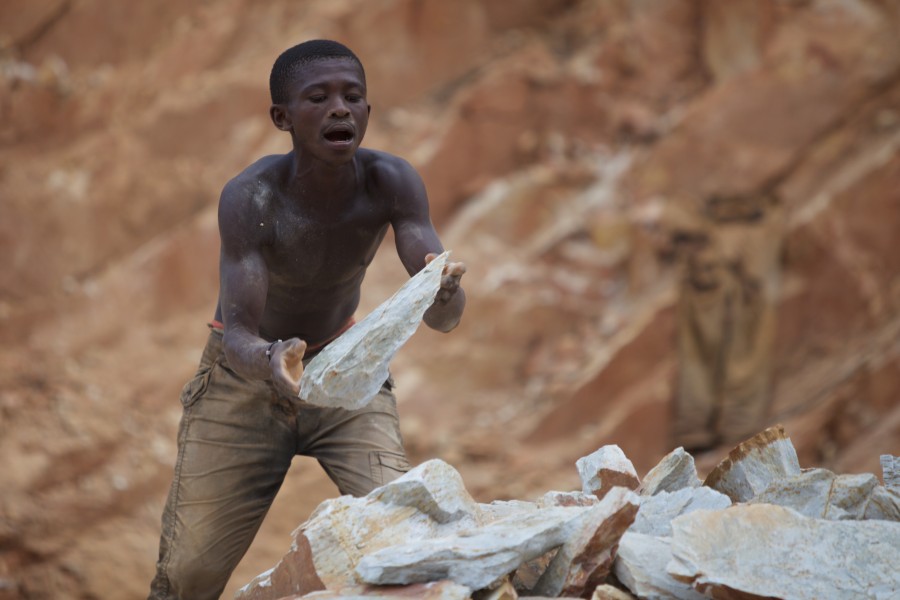 Stoneworkers in the Central African Republic 8