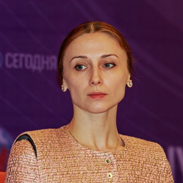 Svetlana Zakharova in Moscow 06-2015