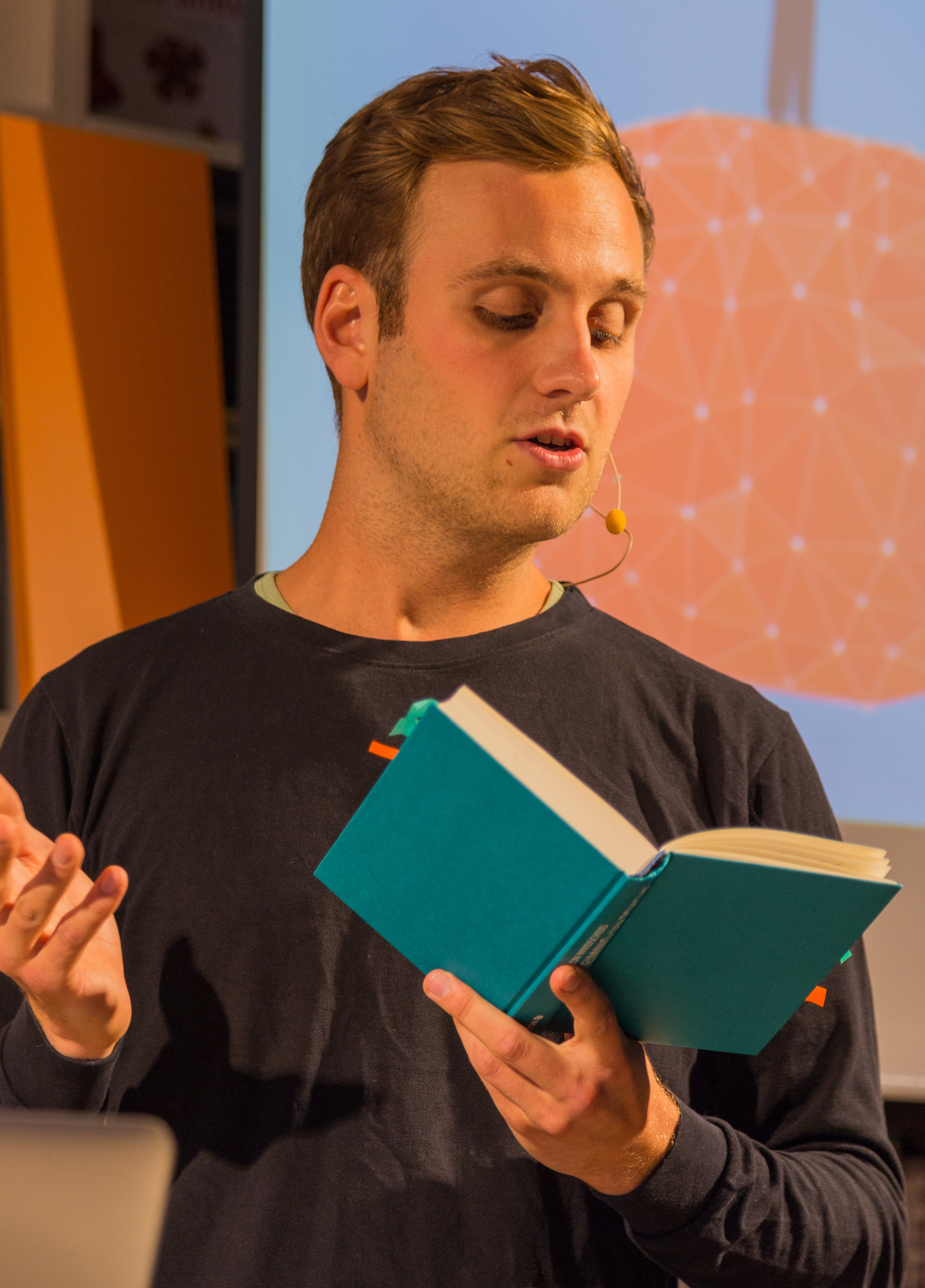 Recke Buchhandlung Volk Lesung Leon Windscheid 02