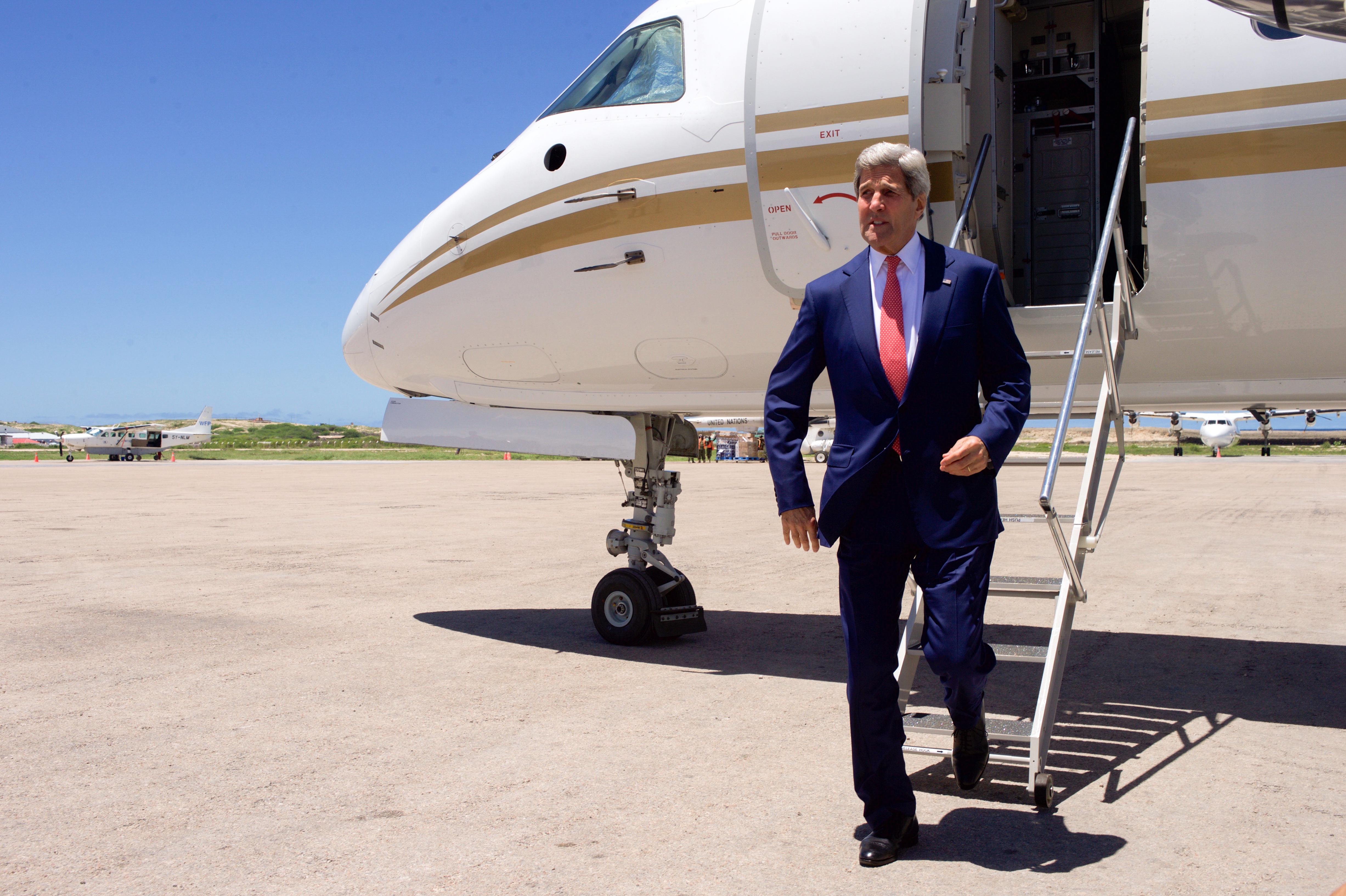 Secretary Kerry Becomes First Chief U.S. Diplomat to Visit Somalia As He Arrives in Mogadishu (17378841002)