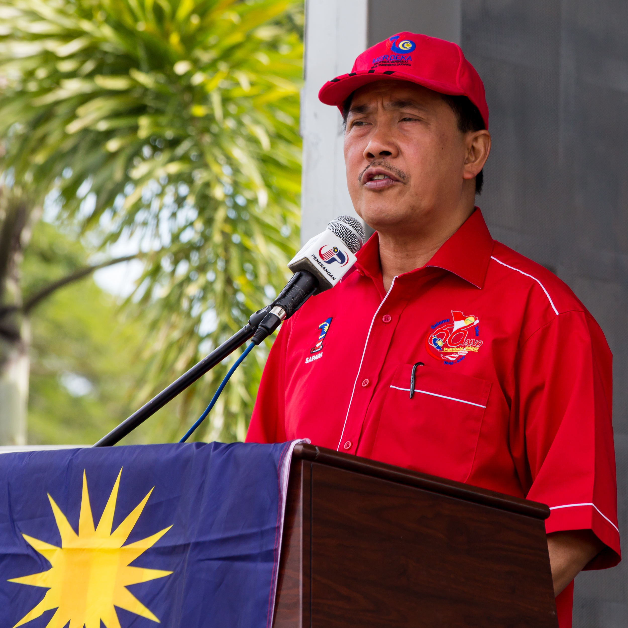 Sipitang Sabah Sapawi-Ahmad-during-Fly-Jalur-gemilang-Campaign-2013-01