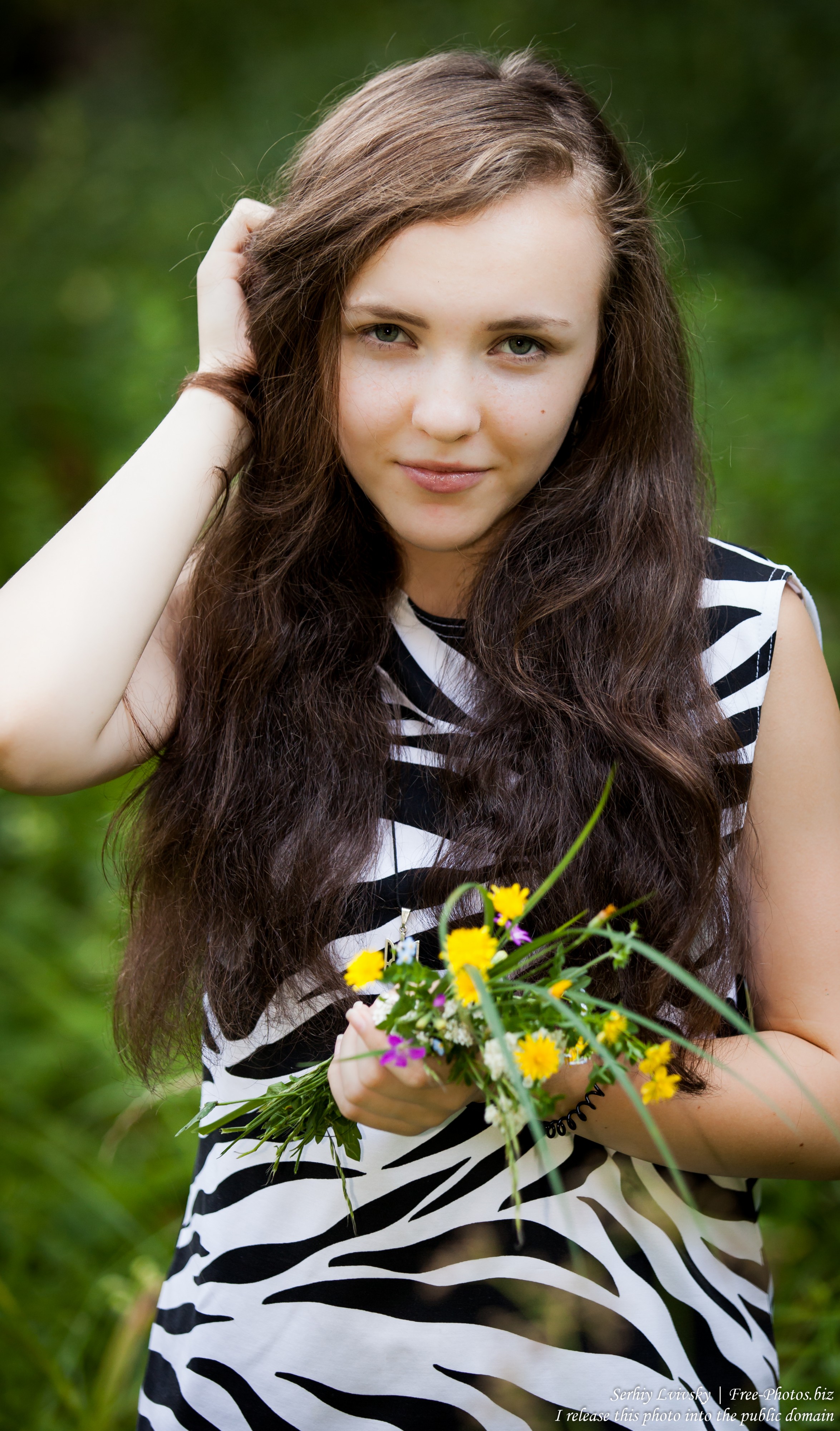 a 14-year-old brunette girl photographed in August 2015 by Serhiy Lvivsky, picture 3
