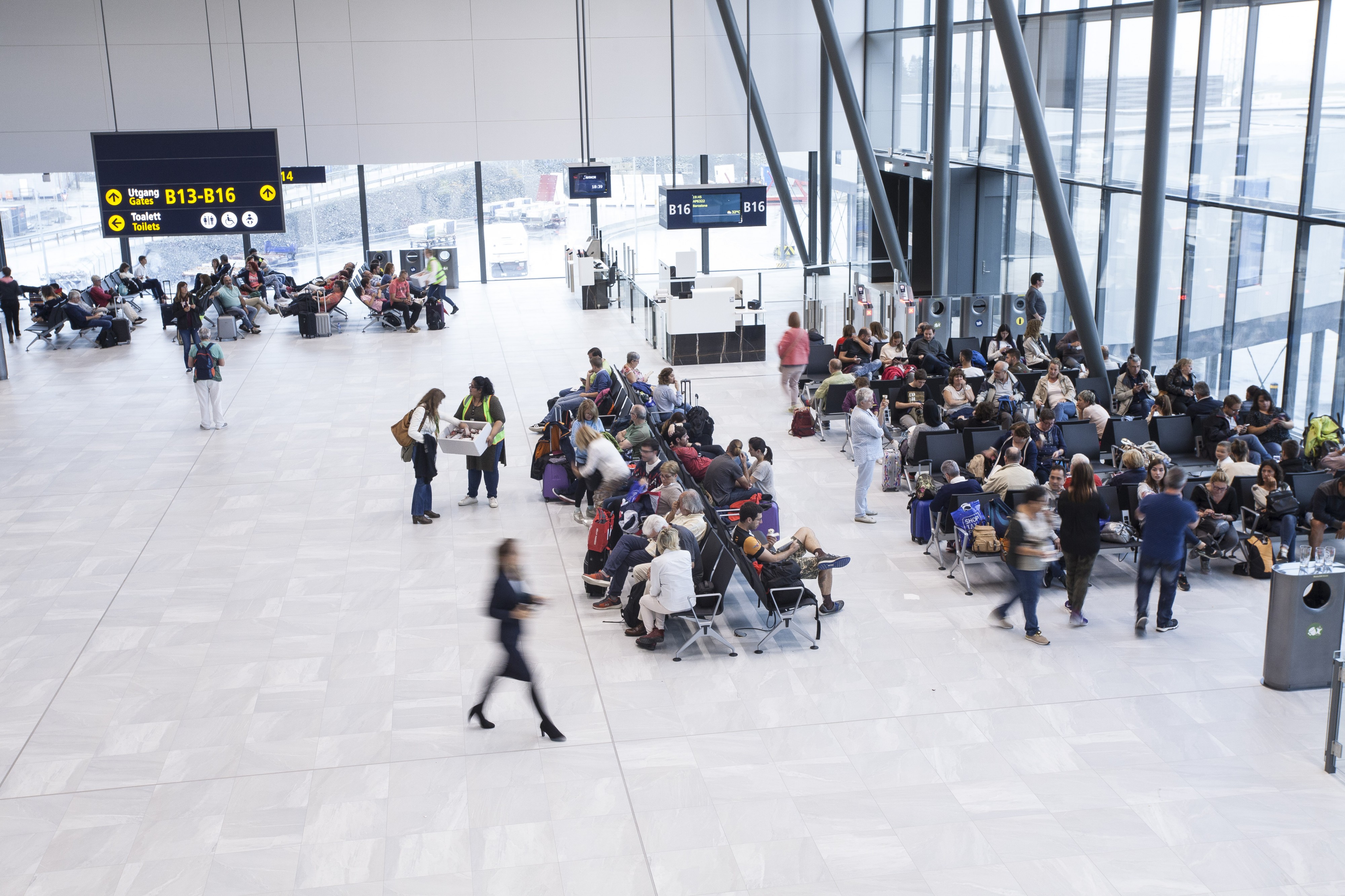 Bergen Airport Flesland 2017 - Gate B16