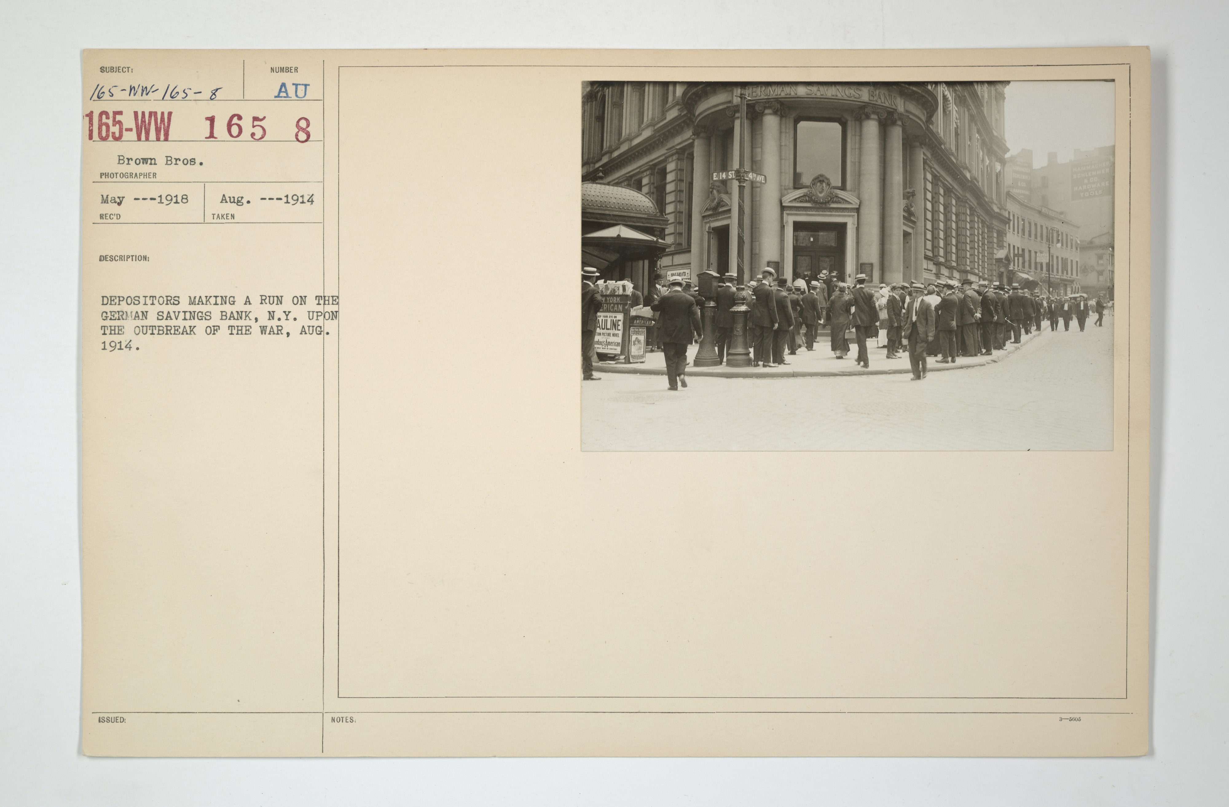 Enemy Activities - Miscellaneous - Depositors making a run on the German Savings Bank, New York, upon the outbreak of the war, August 1914 - NARA - 31480058