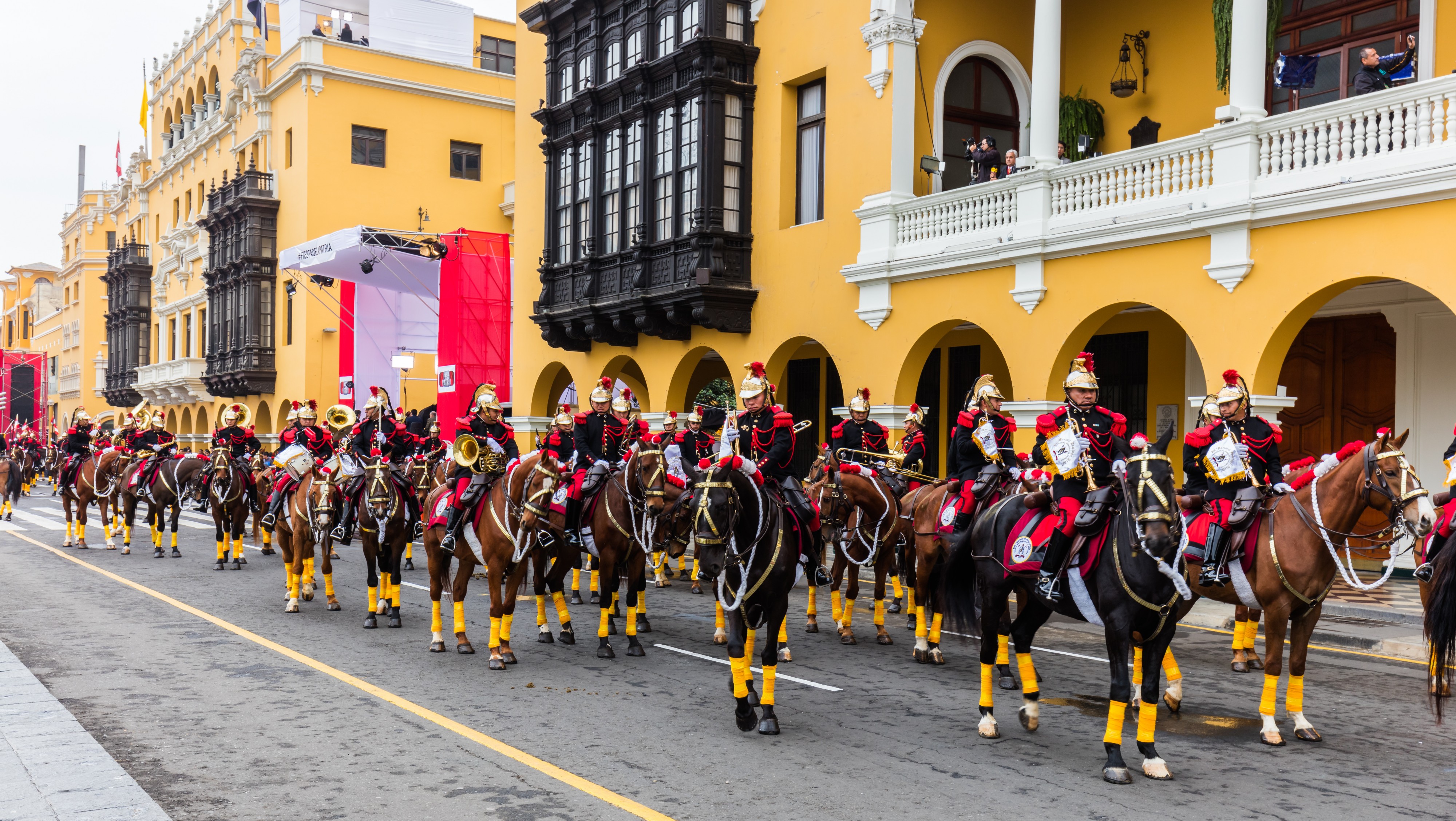 Escolta presidencial, Plaza de Armas, Lima, Perú, 2015-07-28, DD 26
