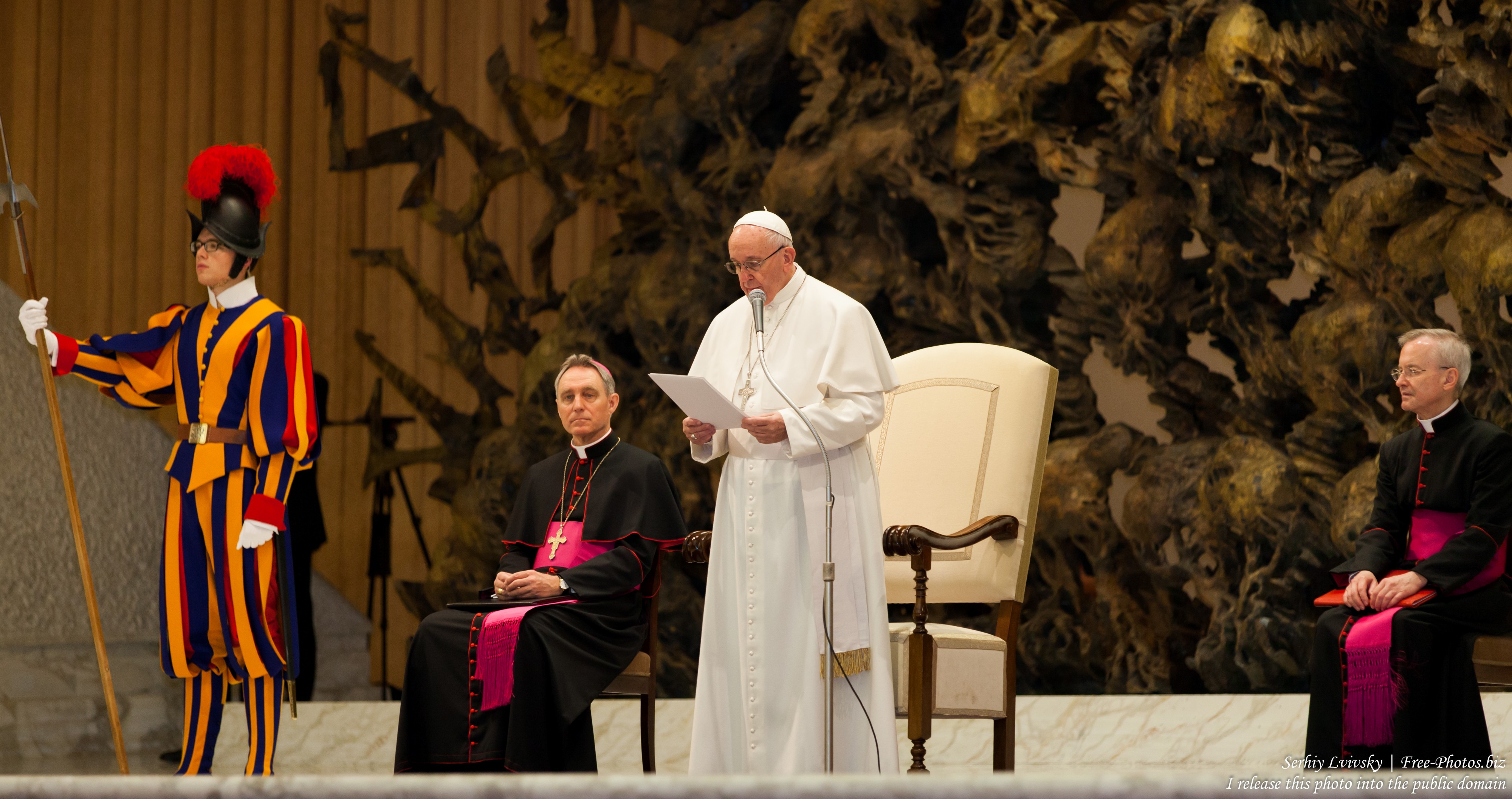 Pope Francis photographed in the Paul VI audience hall in January 2016 by Serhiy Lvivsky, picture 4