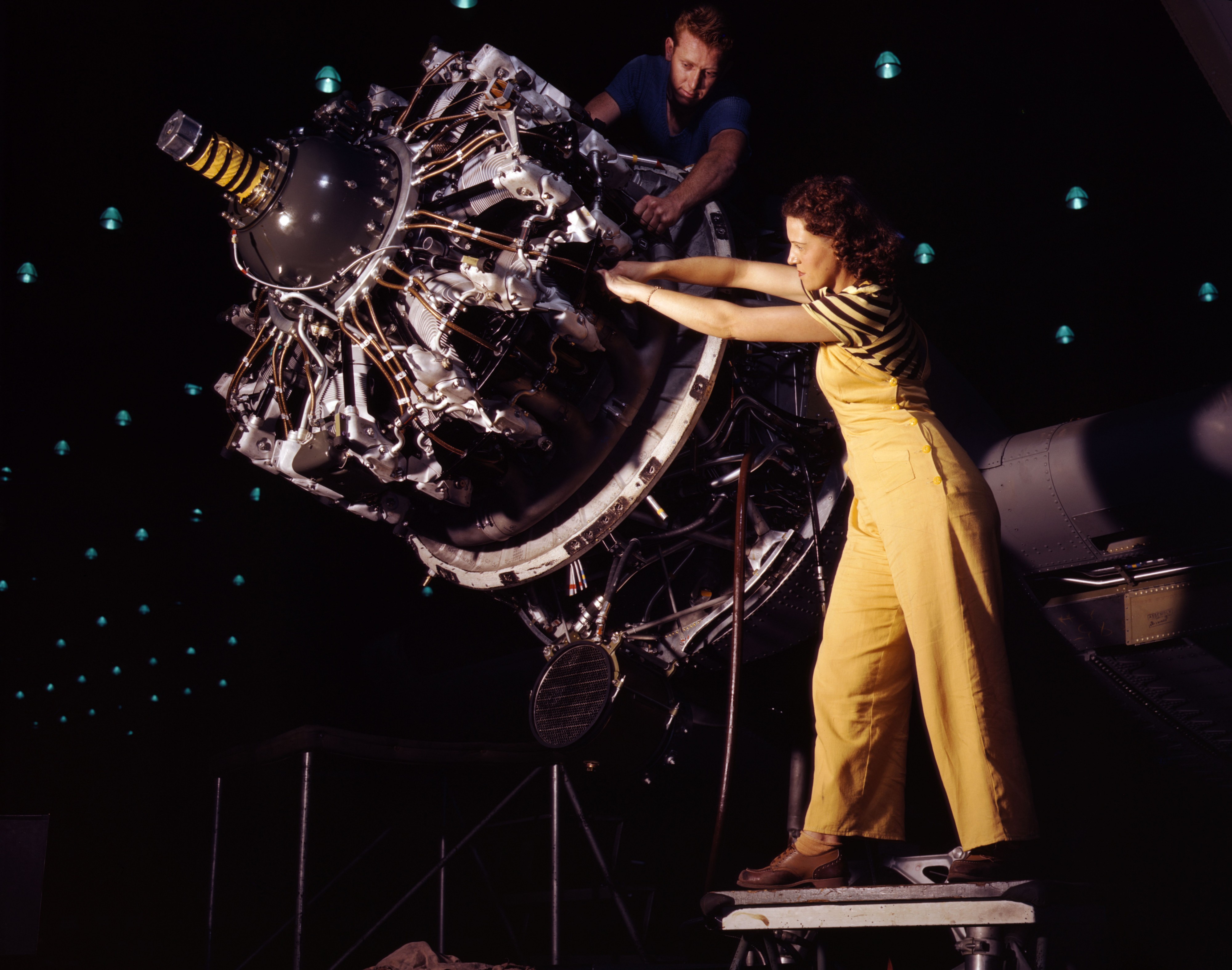 R-1830 engine on C-47 at factory 1942