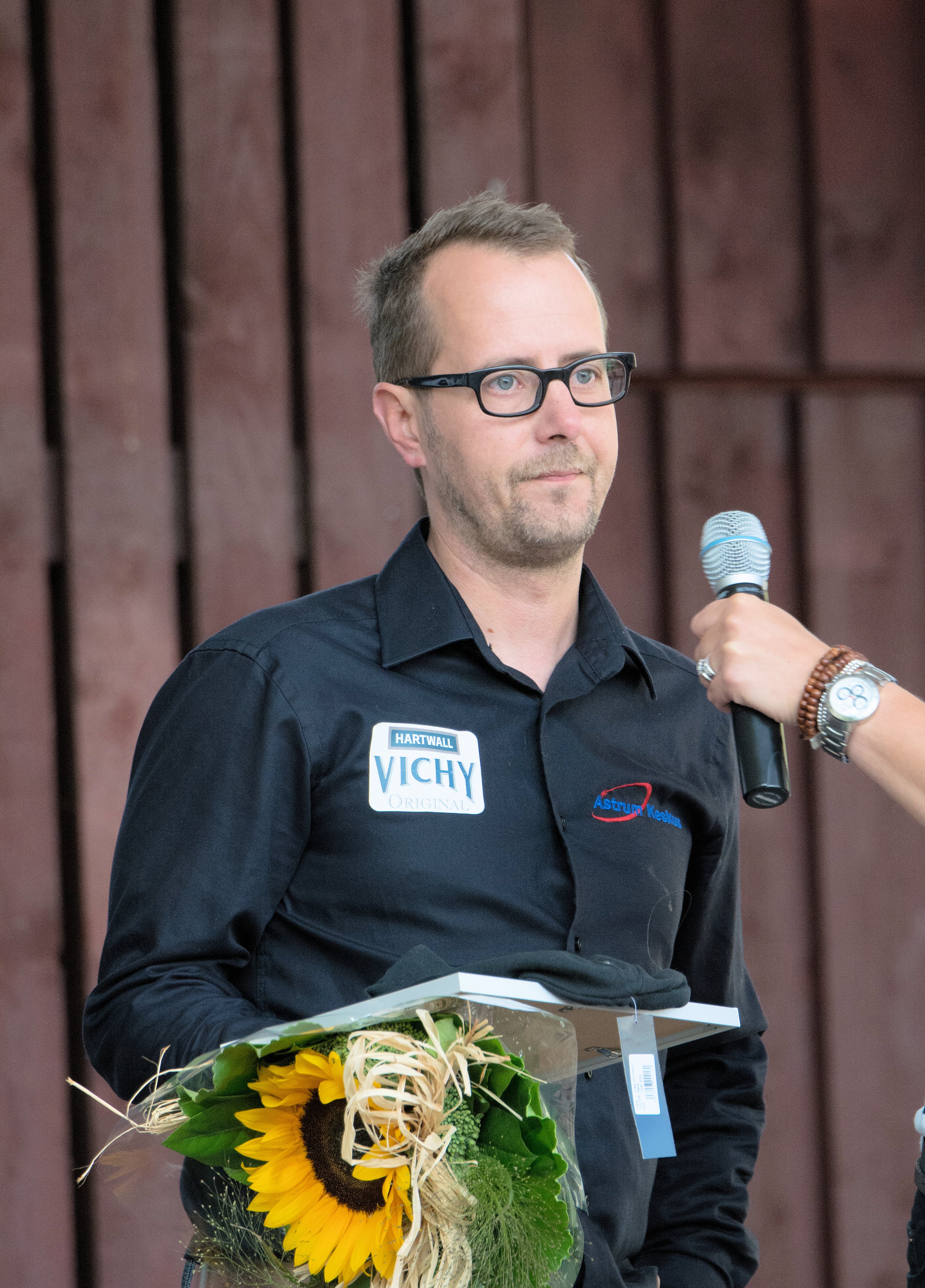 Toni hellström