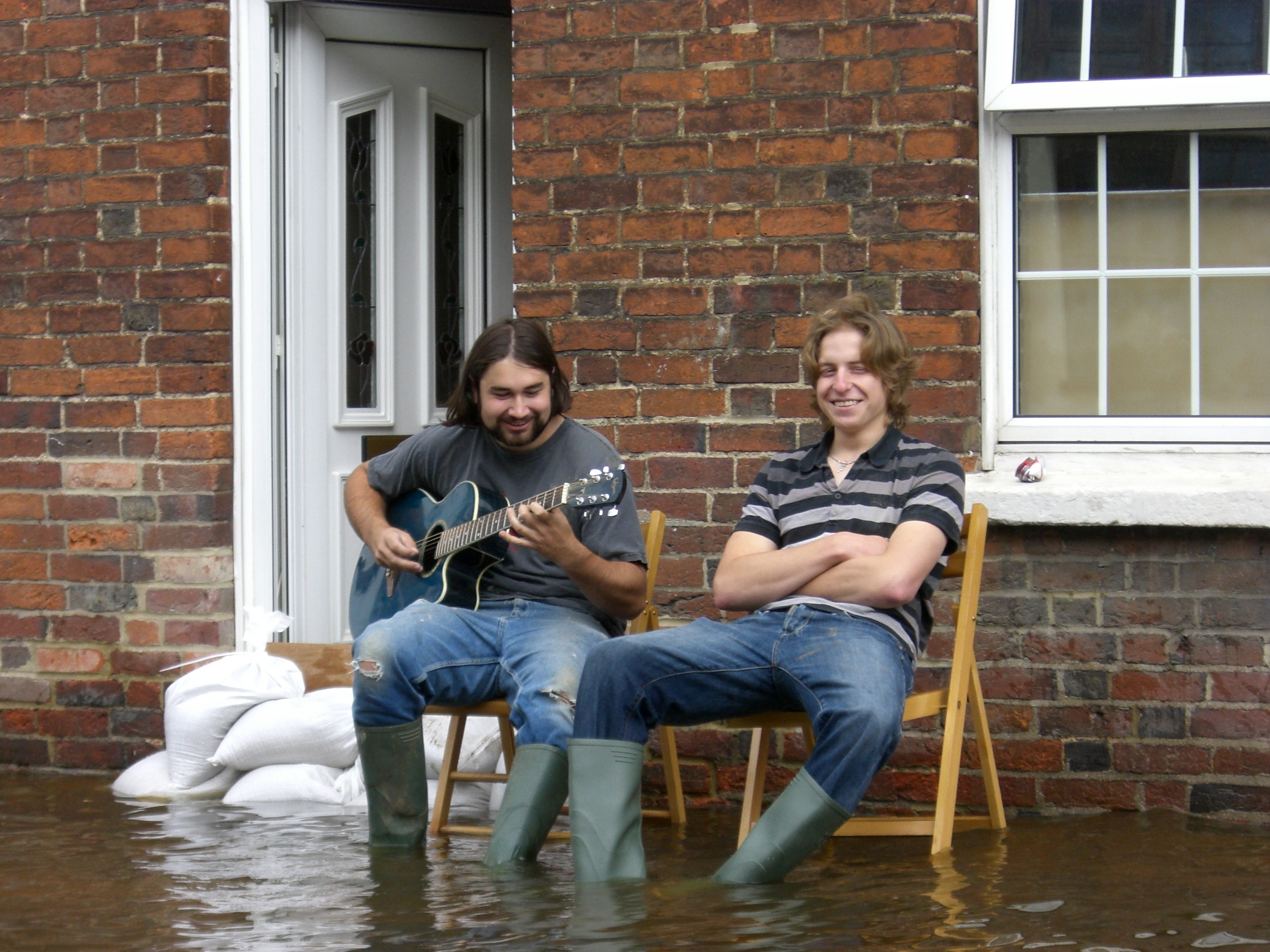 UK 2007 floods musicians