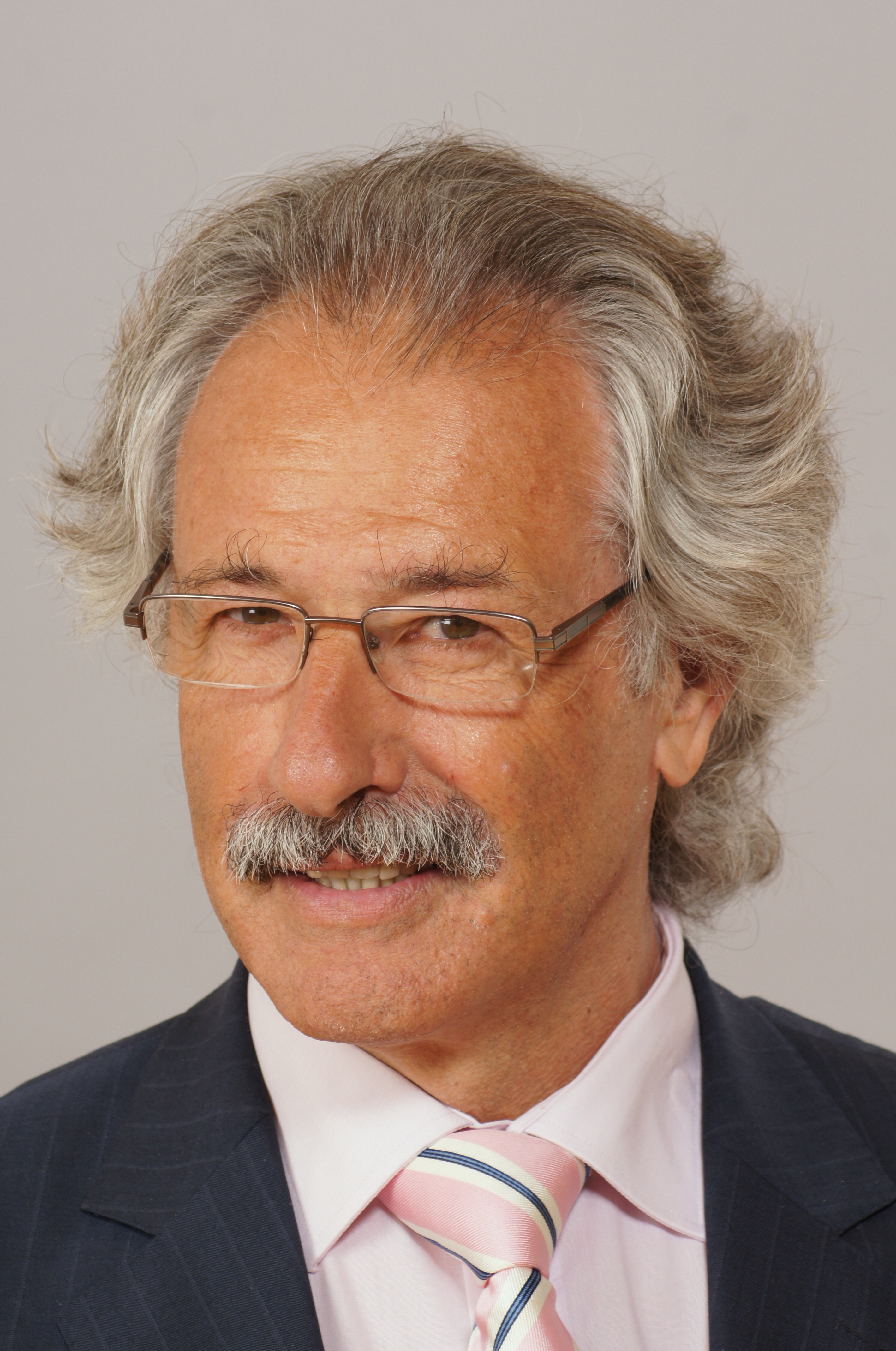 Walter Laki 6