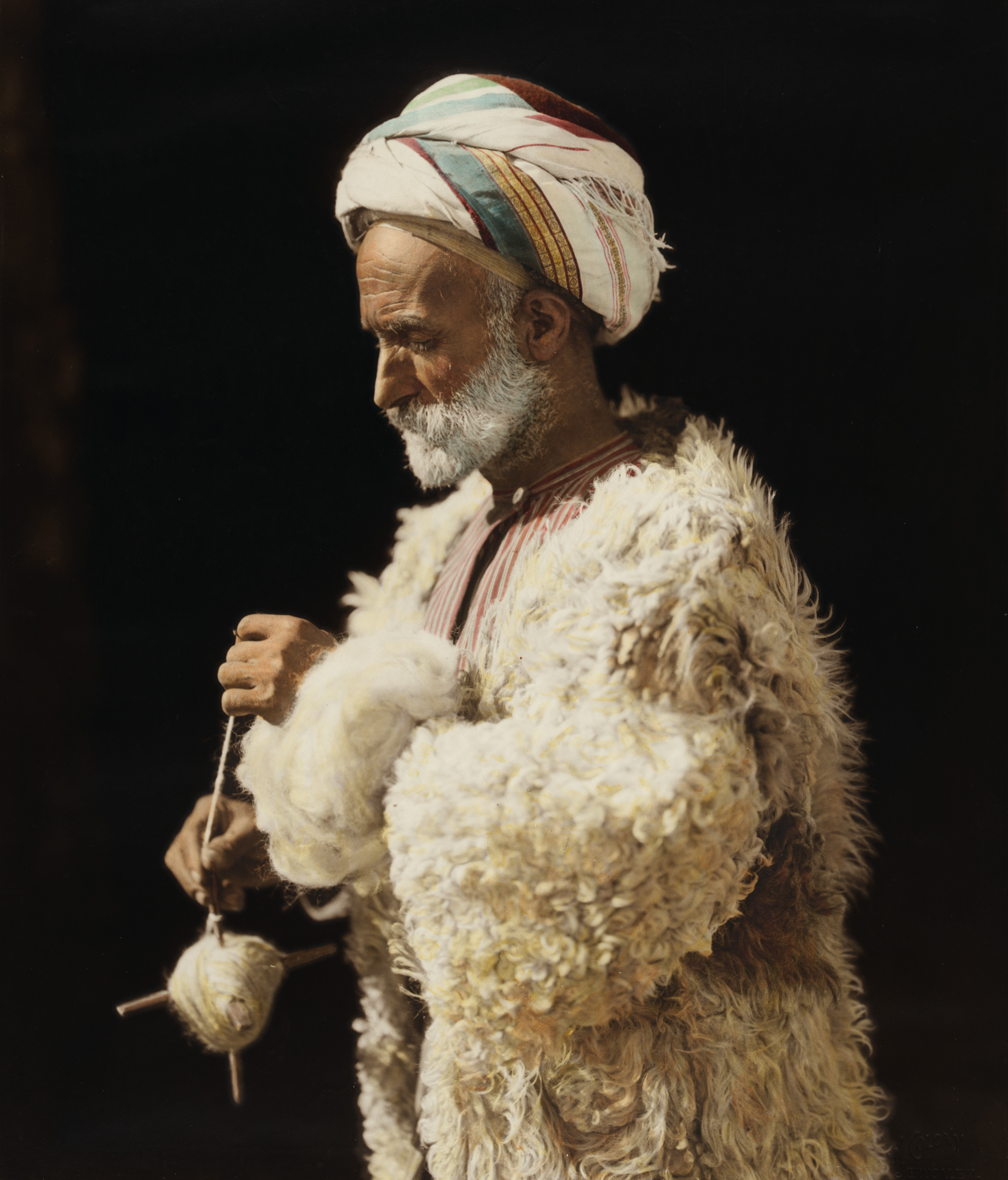 American Colony, Ramallah peasant spinning wool 18417-020u
