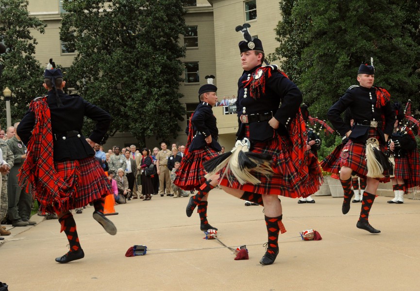US Army 51769 Pipes and Drums 5