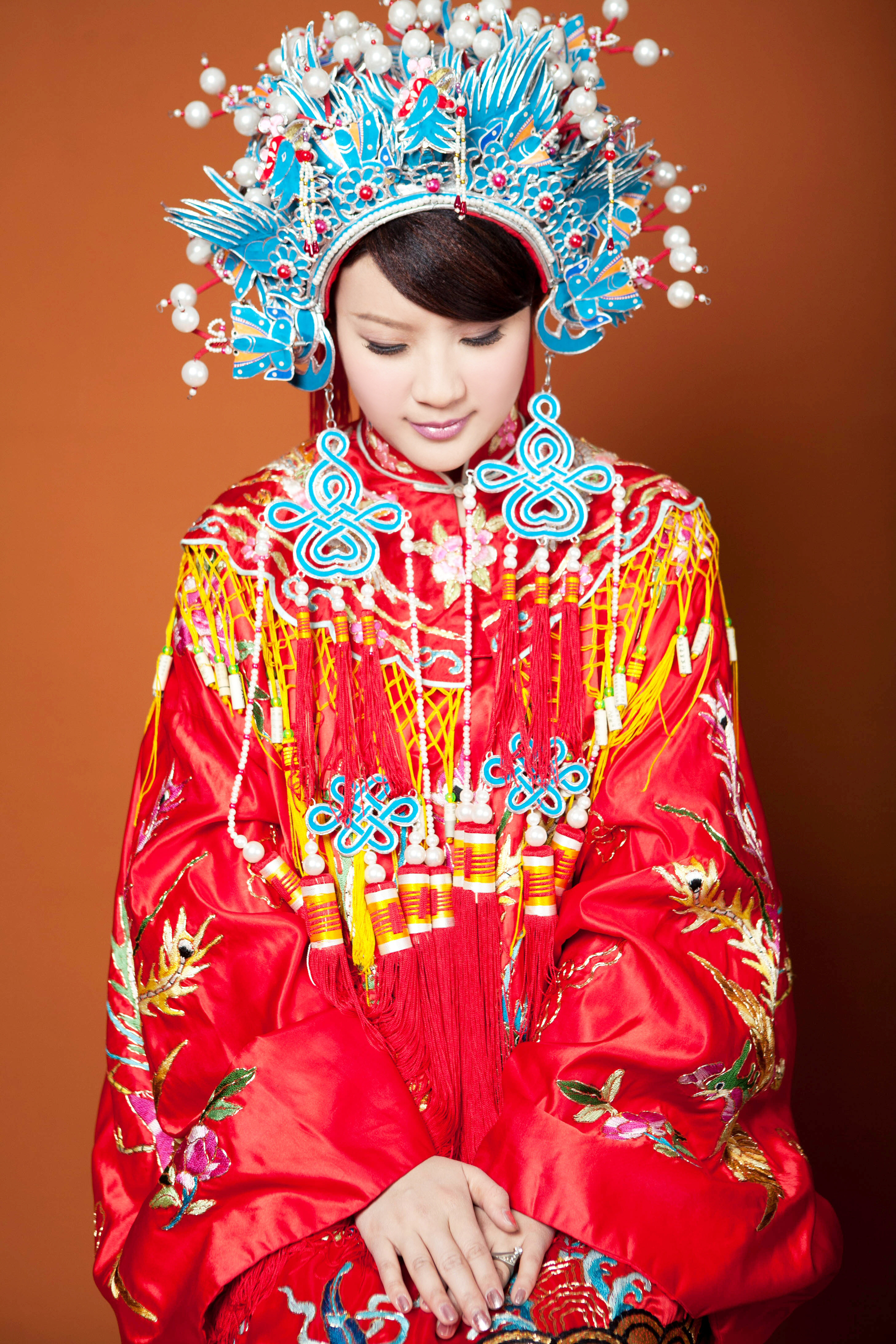 a traditional Chinese wedding dress