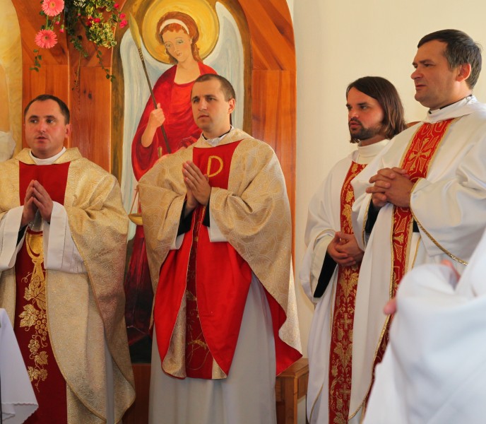a Holy Mass during a holiday celebration, with many priests, photo 4