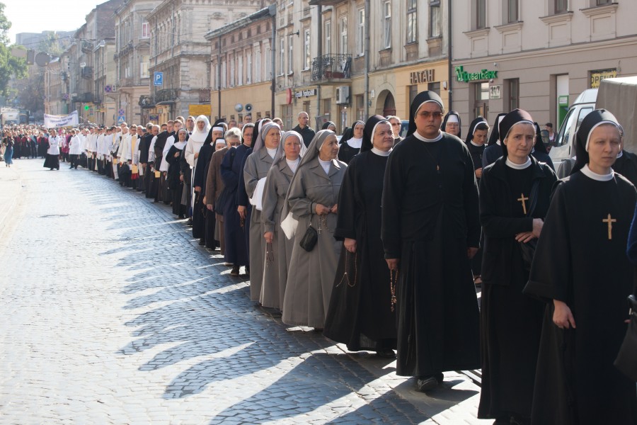 a Catholic procession in Lviv, Ukraine in September 2014, picture 3