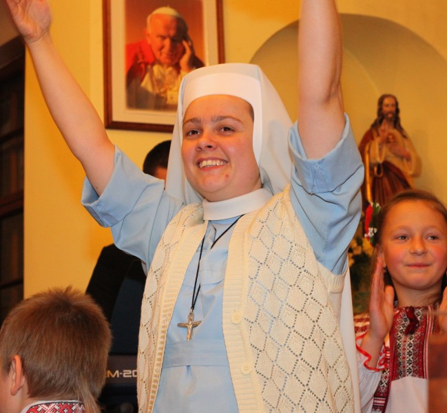 a nun at a Christian holiday celebration in a Catholic kindergarten, photo 2