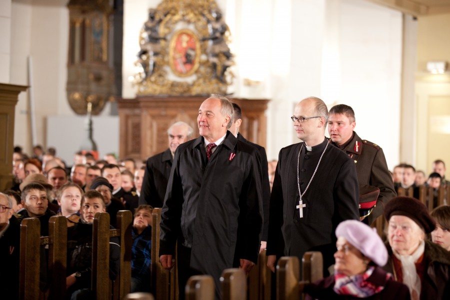 Ministru prezidents Valdis Dombrovskis piedalās Ekumēniskajā dievkalpojumā Doma baznīcā (6333433615)