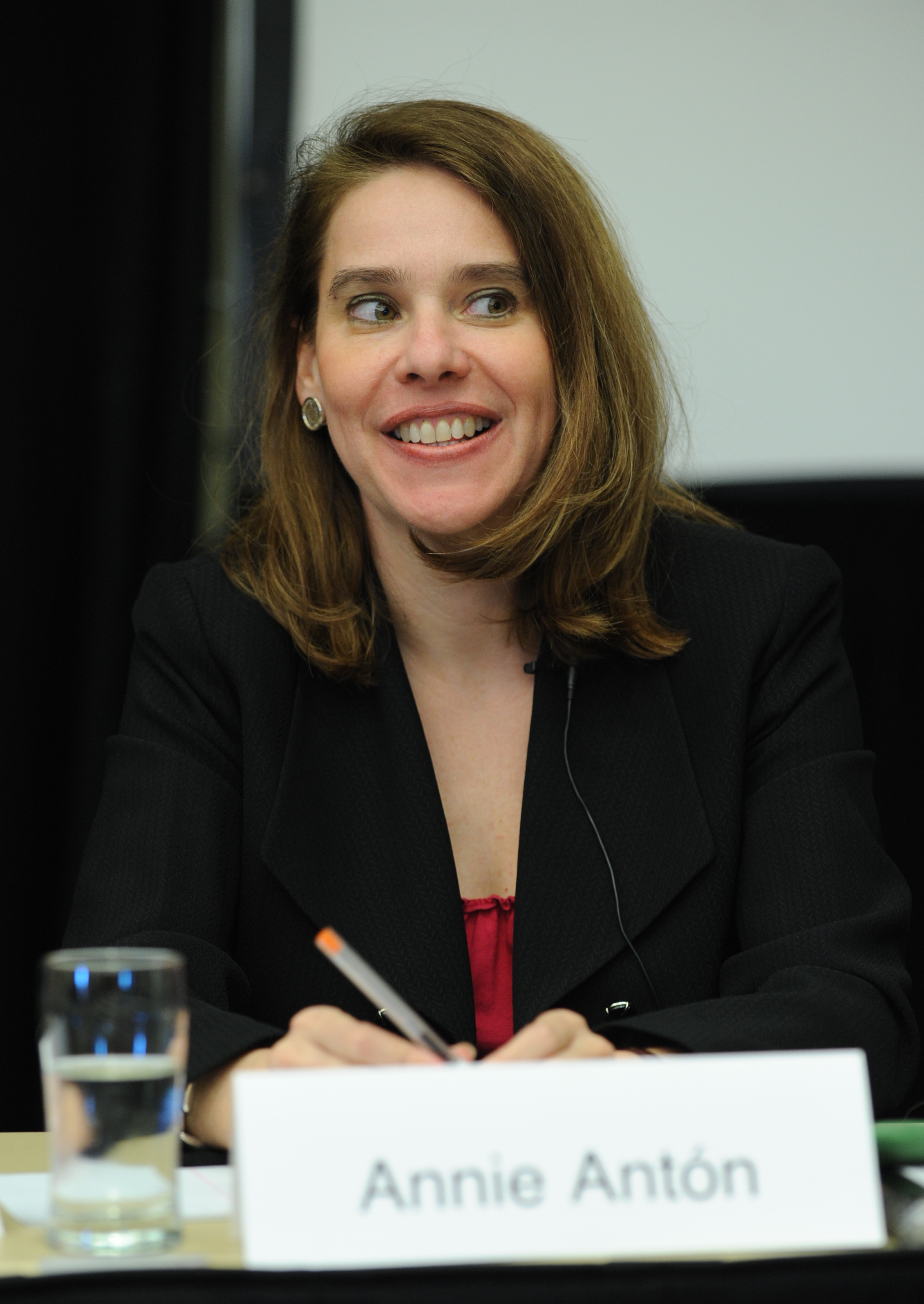 Annie Antón 2010