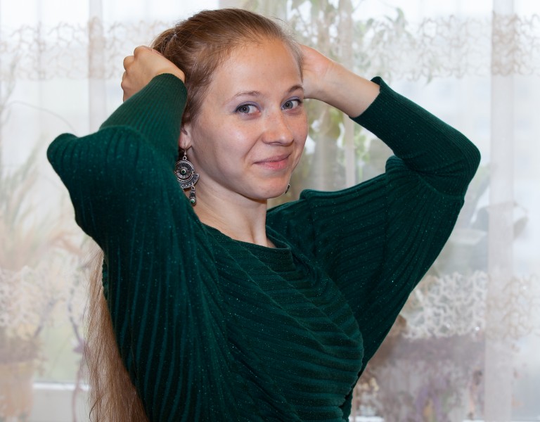 a fair-haired young woman photographed in October 2013, picture 1/6