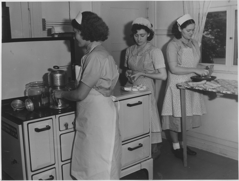 Photograph, WP 10688, OP^665 08 3 169, Household Workers Training Project, San Jose, California (Cooking). - NARA - 296100