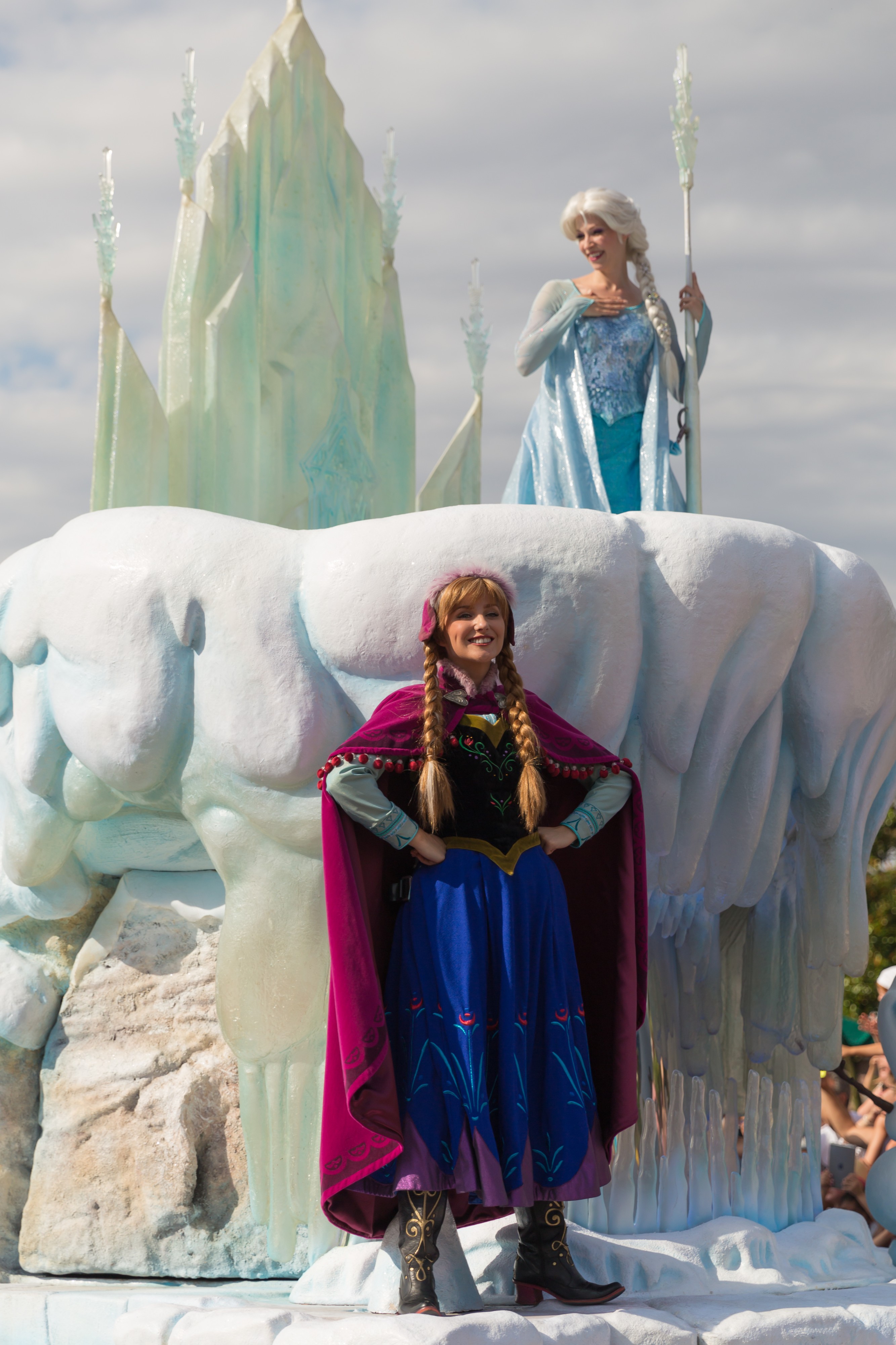 Anna et Elsa - La Reine des neiges - 20150803 16h44 (10806)