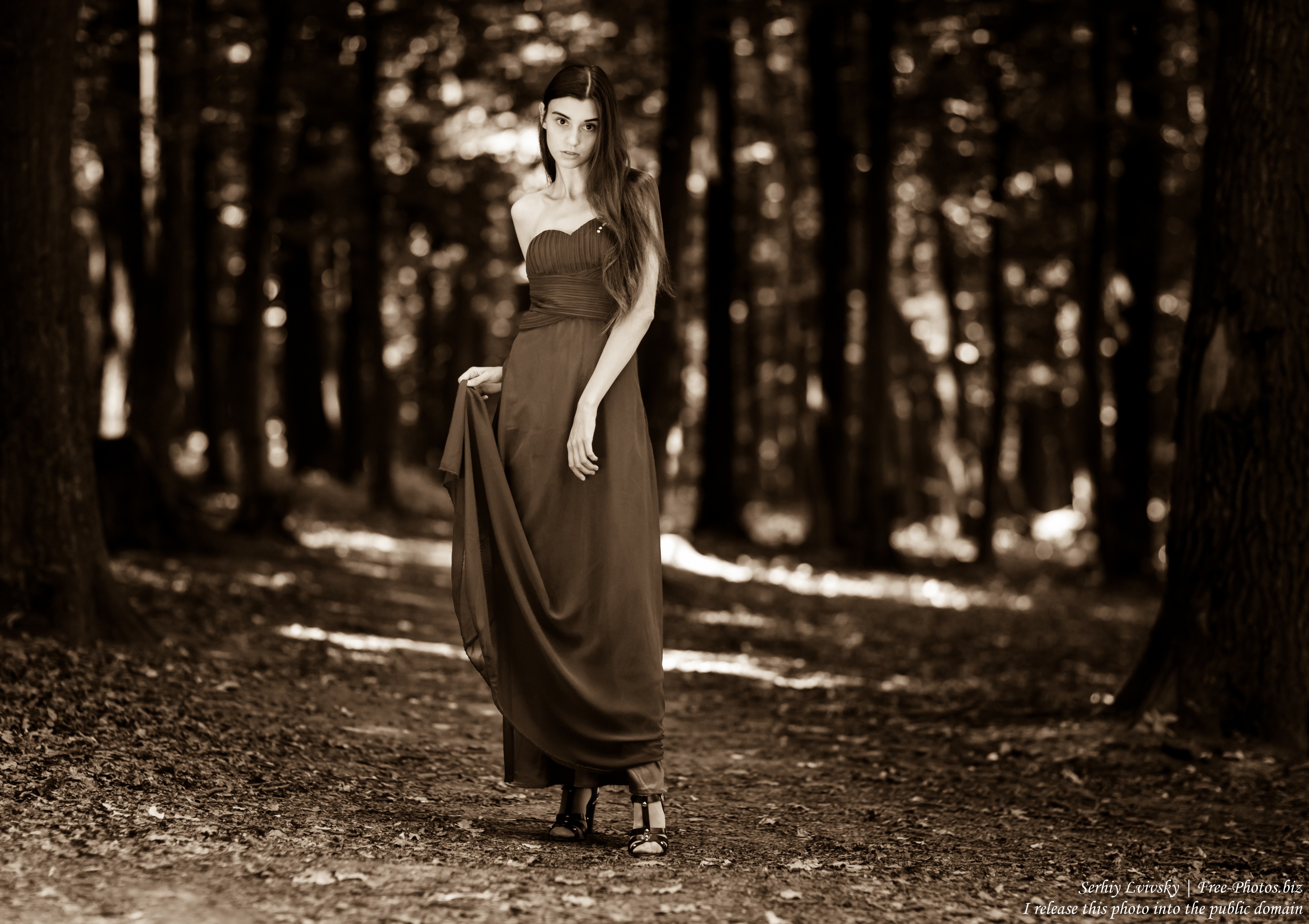Olesya - a 19-year-old woman photographed in July 2019 by Serhiy Lvivsky, picture 40