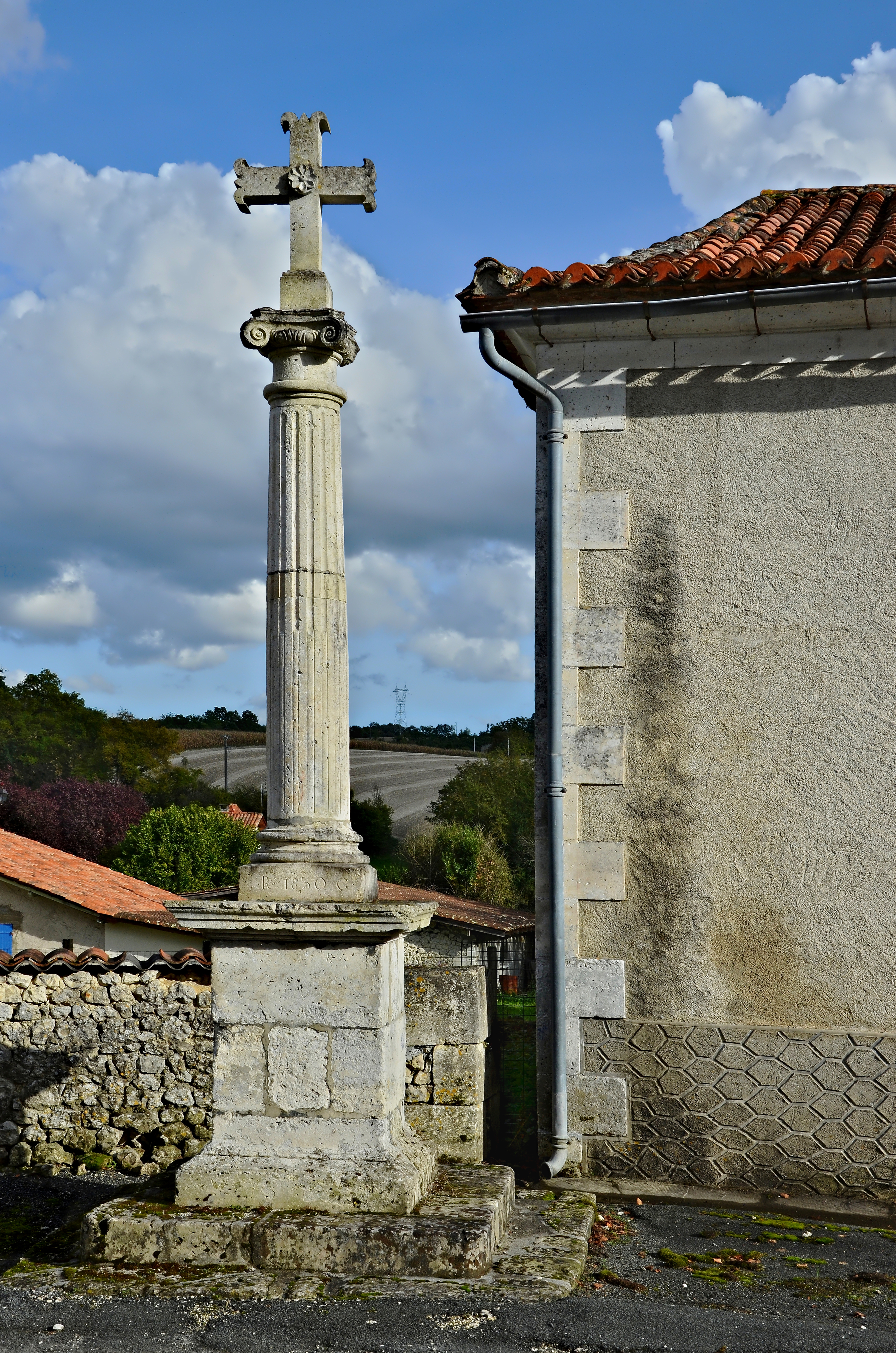 Bouteilles-saint-Sébastien 24 Croix XIXe 2013