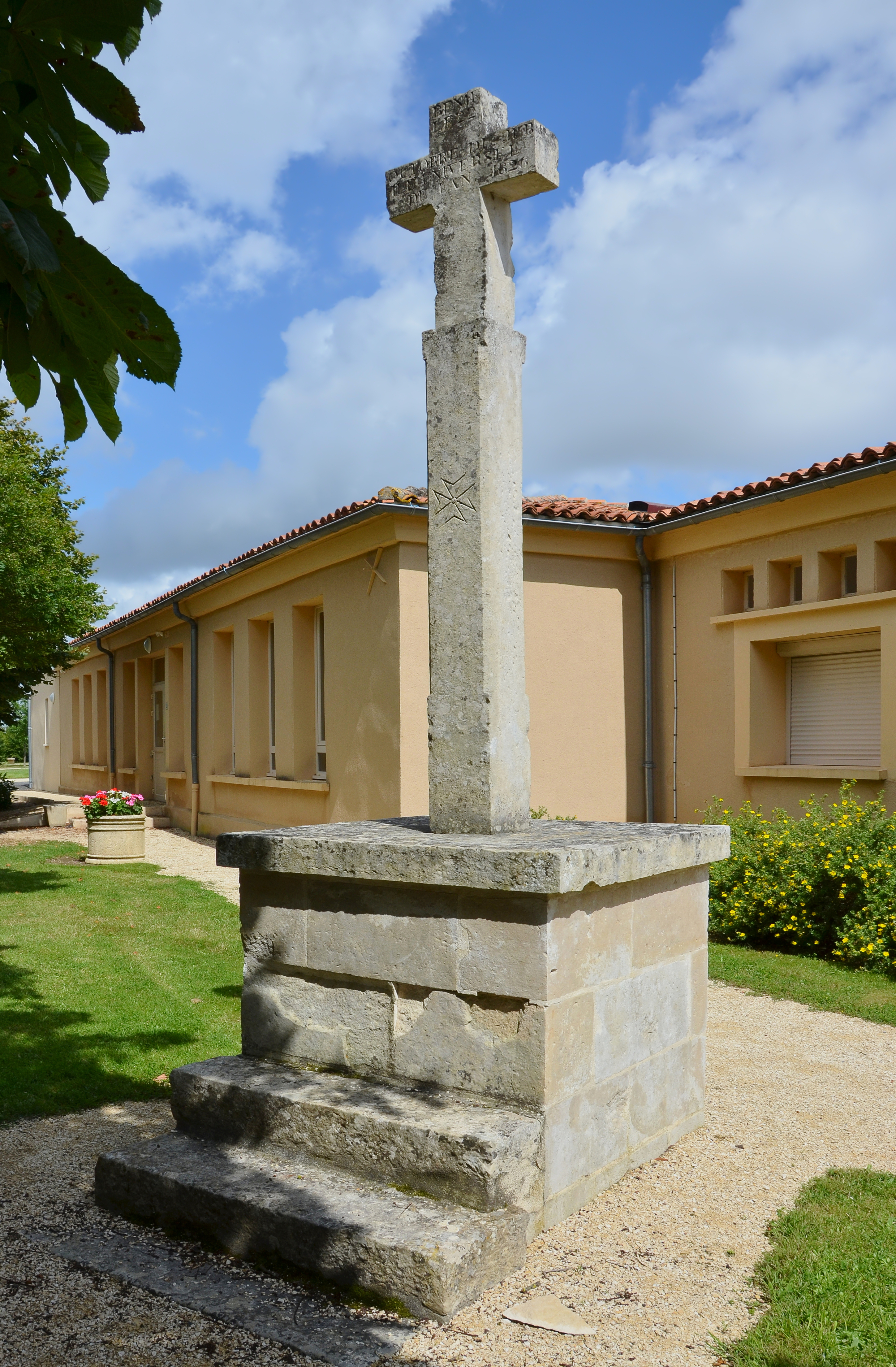 Champniers 86 Croix Jubilé 1826 situation 2014