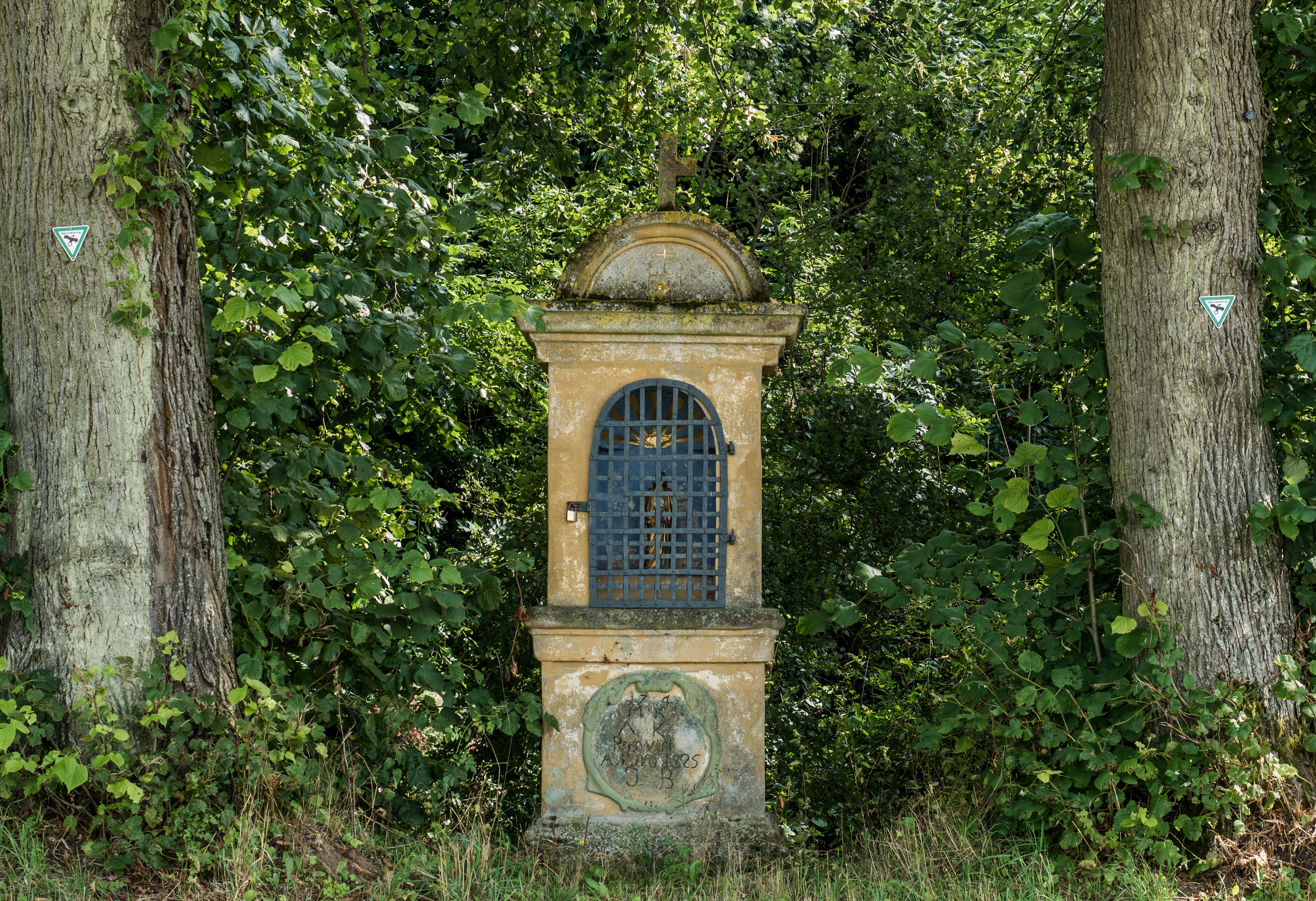 Kleukheim-wayside-shrine-8155746