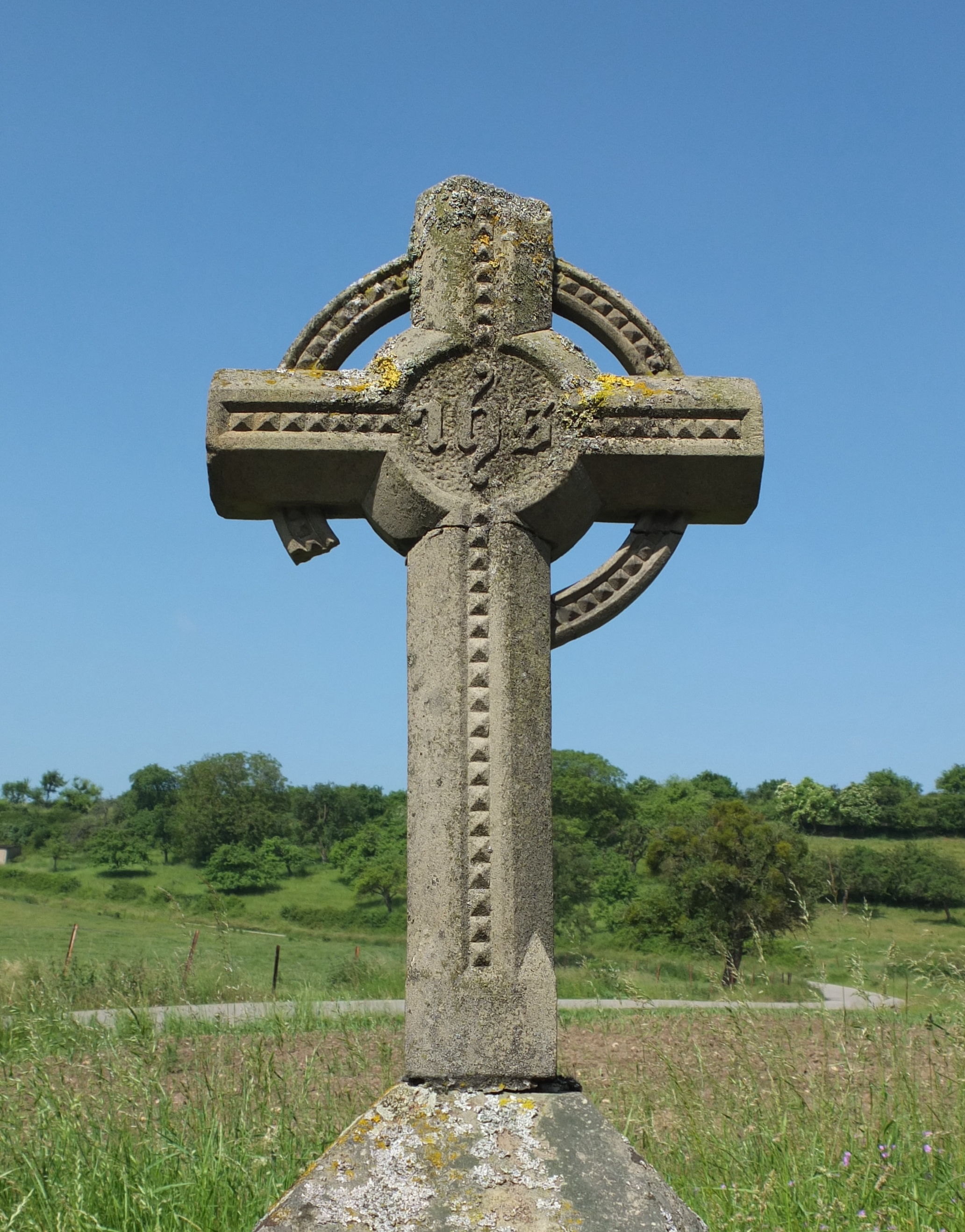 Lellig wayside cross4