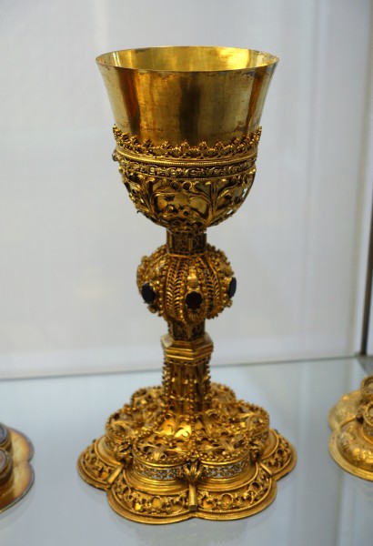 Chalice, Siebenburgen, 1500s, gilt and enameled silver - Germanisches Nationalmuseum - Nuremberg, Germany - DSC02687