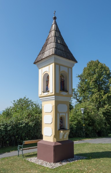 Magdalensberg Ottmanach Kirchplatz Smode-Kreuz 18072015 5905