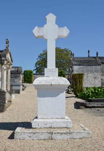 Pillac 16 Croix du cimetière 2014