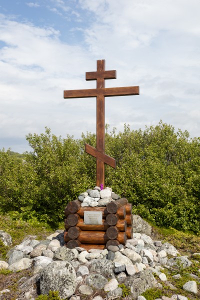 RUS-2016-Bolshoi Zayatsky Island-Cross 01