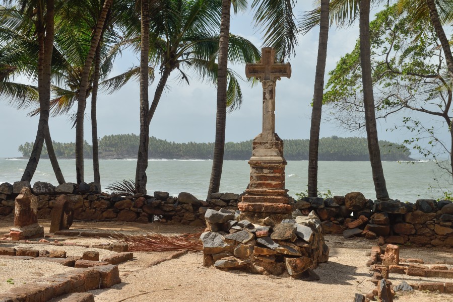 Saint-Joseph croix du cimetière et île du Diable