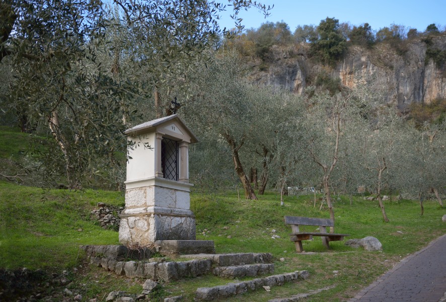 Sixth station of the cross in Laghel Arco