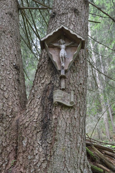 Wayside cross streda de Pozes
