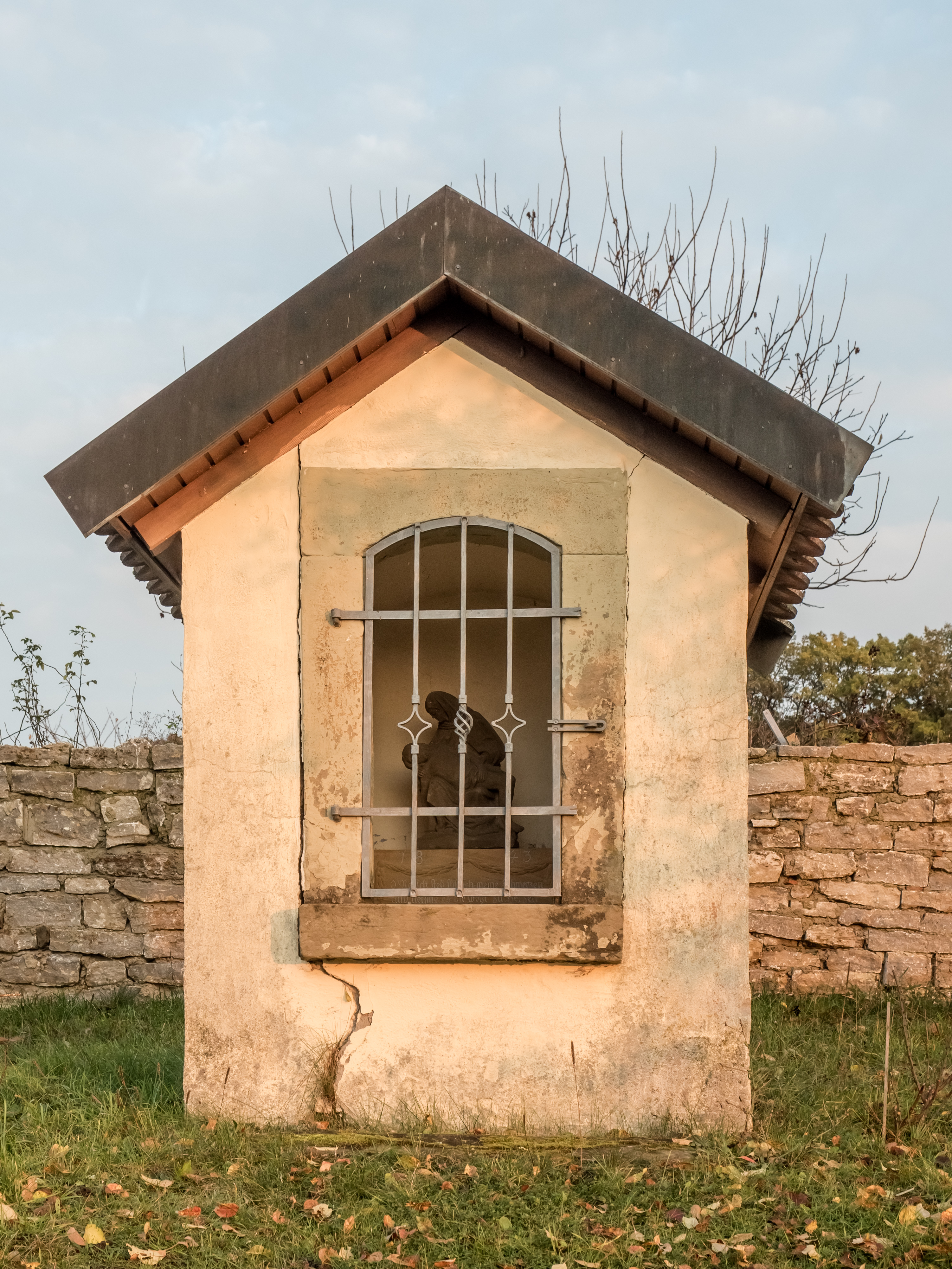 Schönaich-wayside-shrine-130039