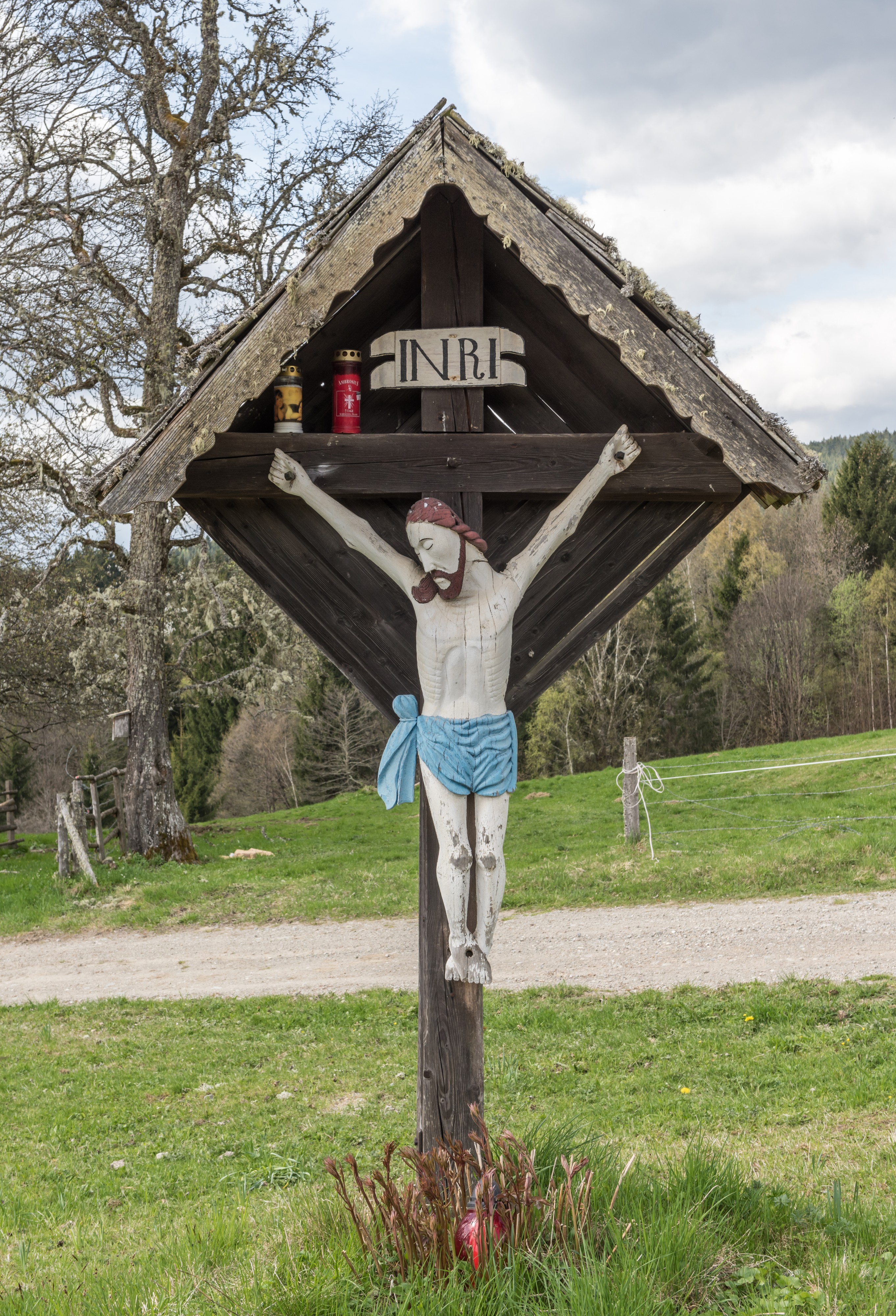 Weitensfeld Wullross Wegkreuz 17042016 1528