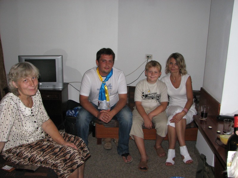 A Catholic family - pilgrims - in a hotel room in Bethlehem, Palestinian Territories, picture 7