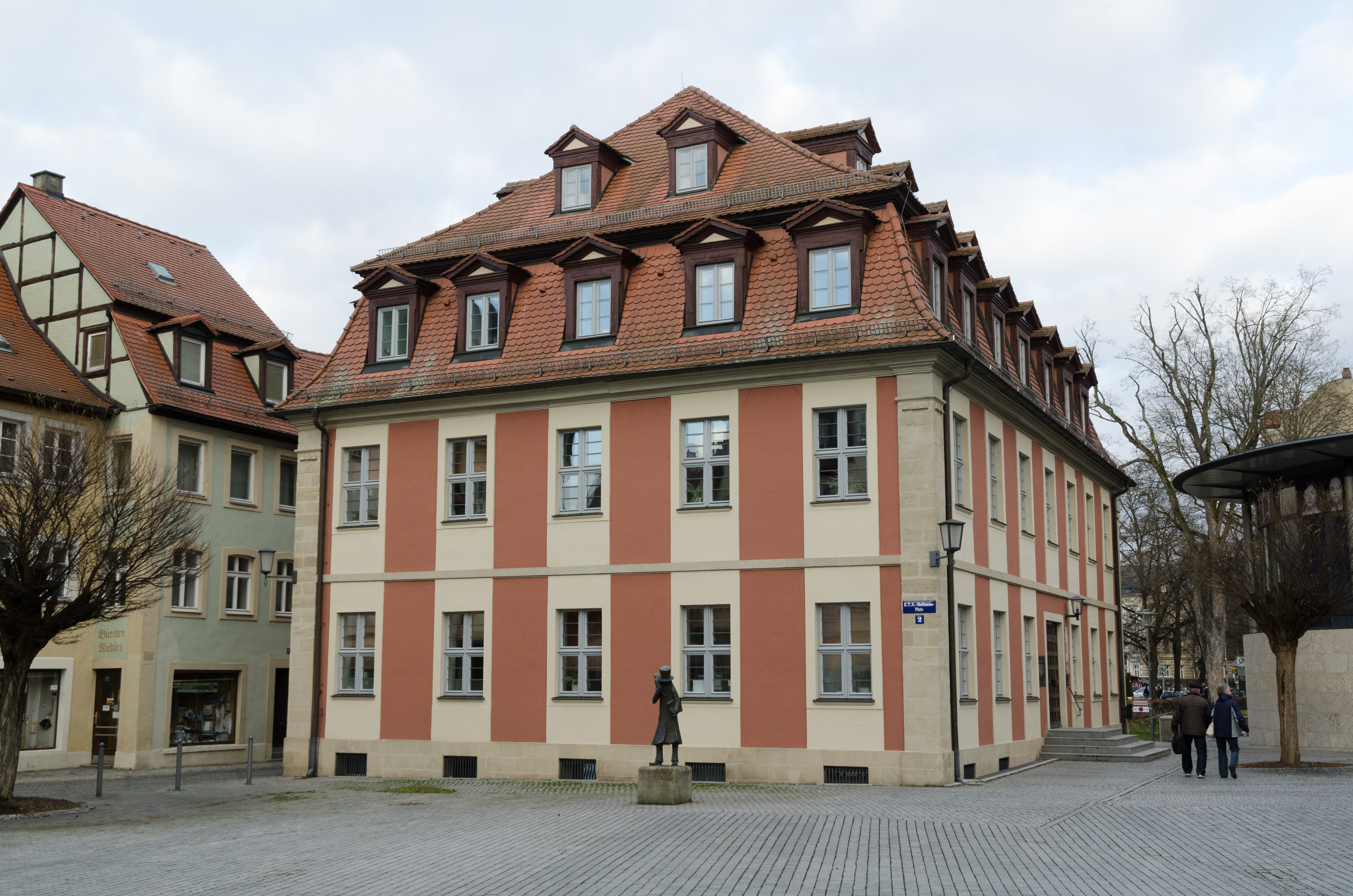Bamberg, E.T.A.-Hoffmann-Platz 2, 002