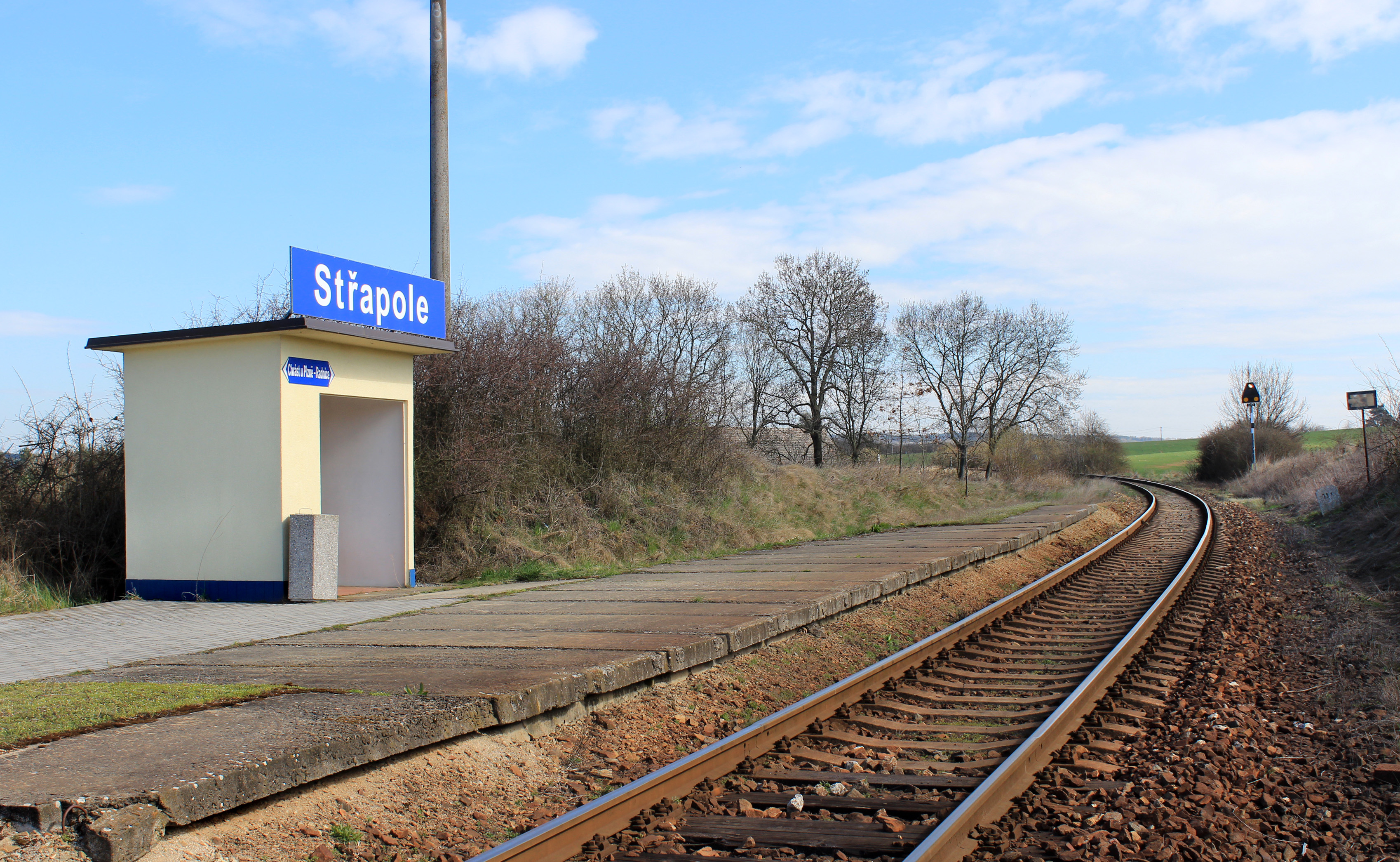 Bušovice, Střapole, train stop