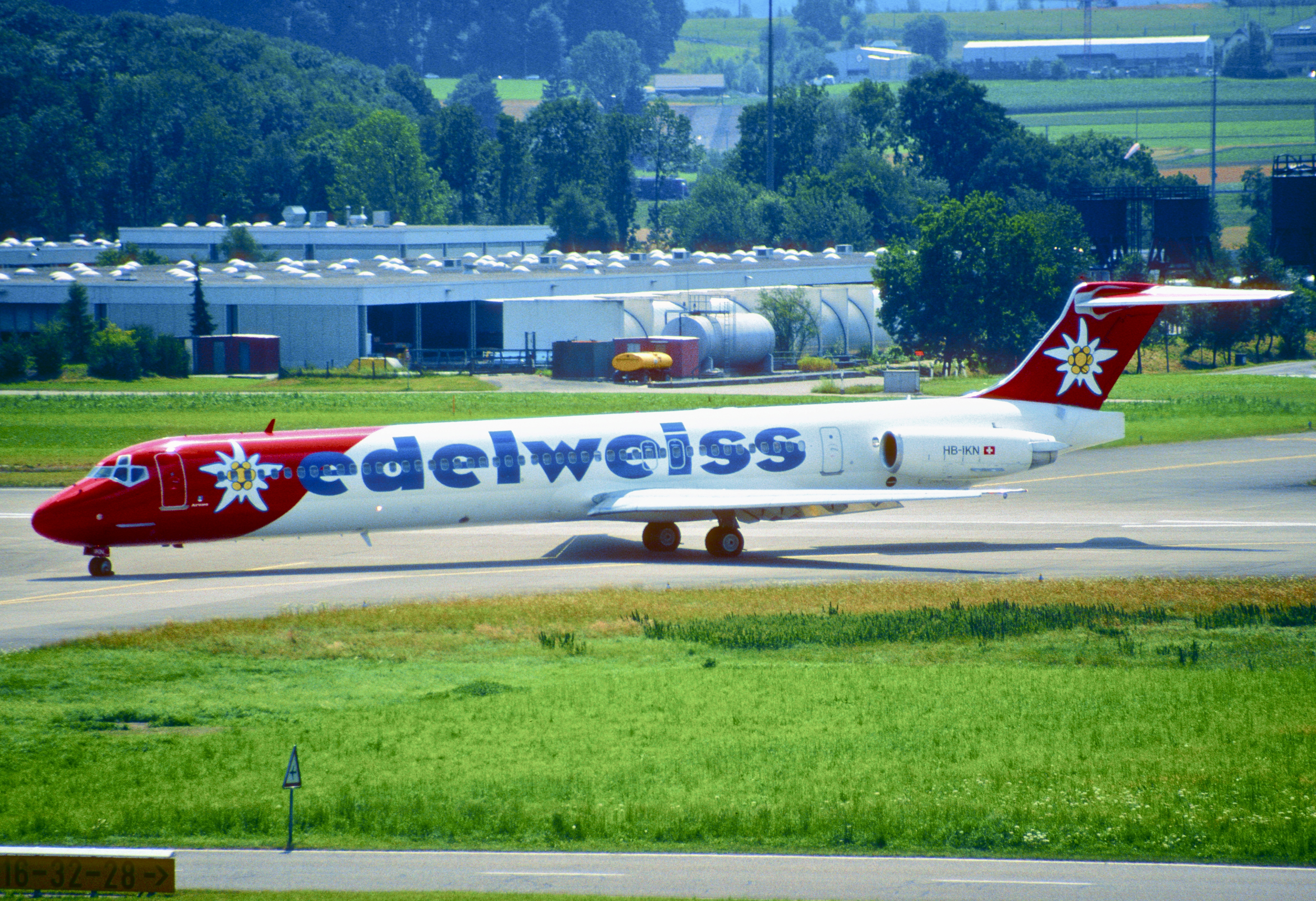 28ag - Edelweiss Air MD-83; HB-IKN@ZRH;14.07.1998 (5444770593)