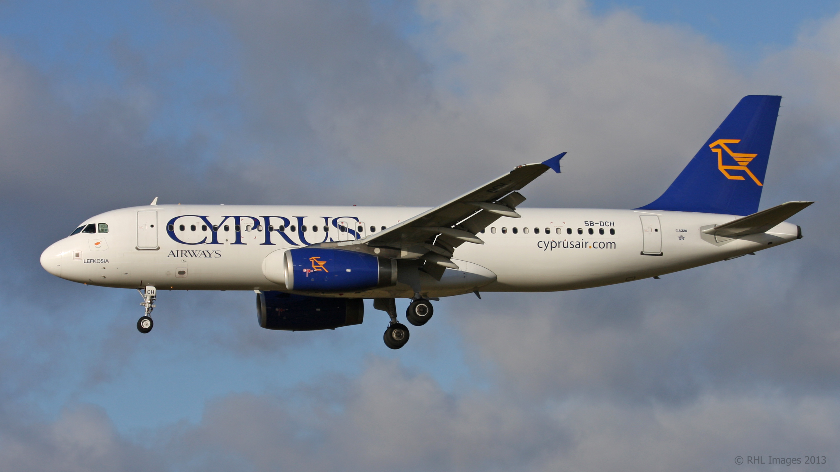 5B-DCH Cyprus Airlines A320 (9822490783)