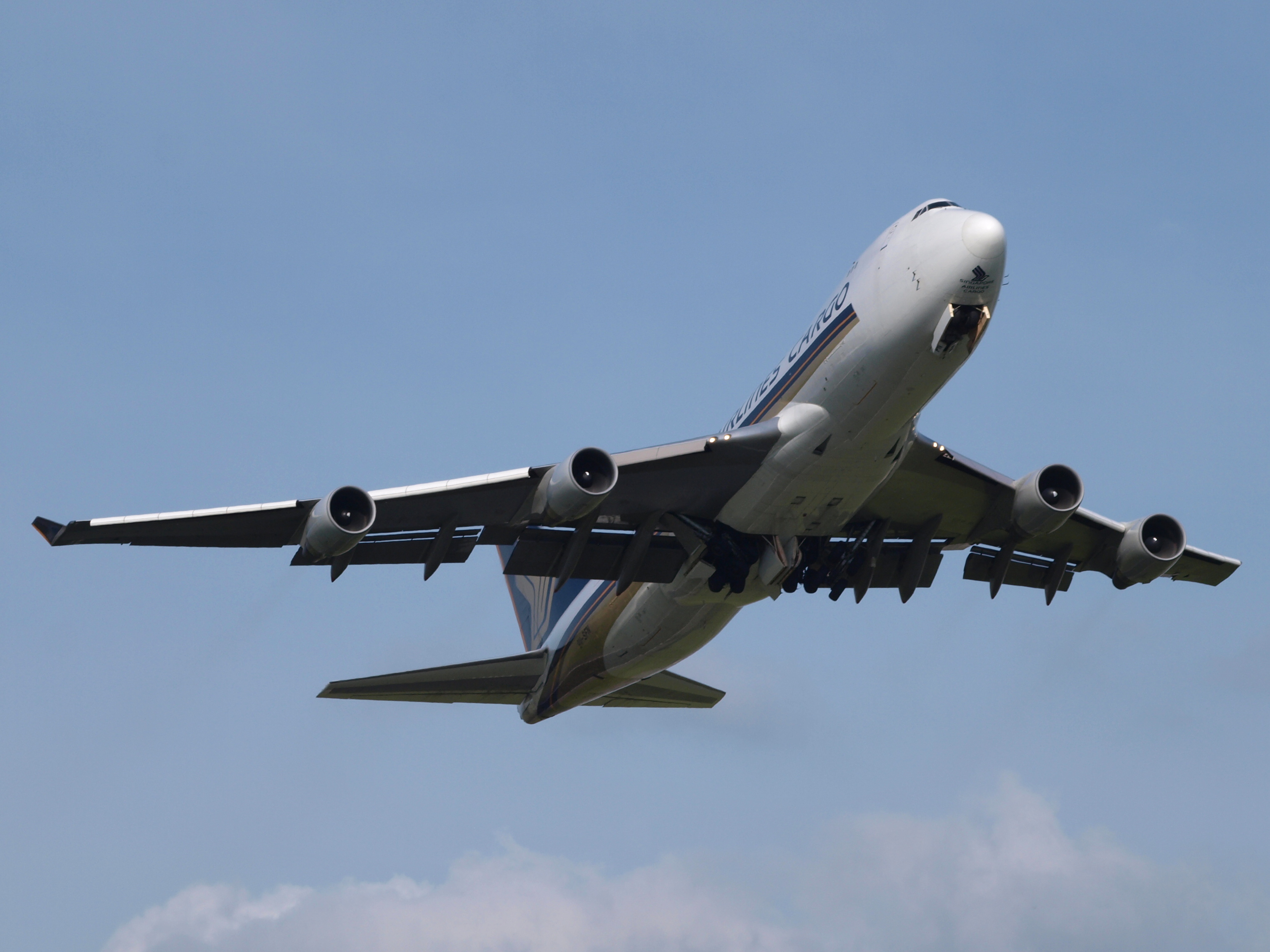 9V-SFN Singapore Airlines Cargo Boeing 747-400F 29july2013 pic1