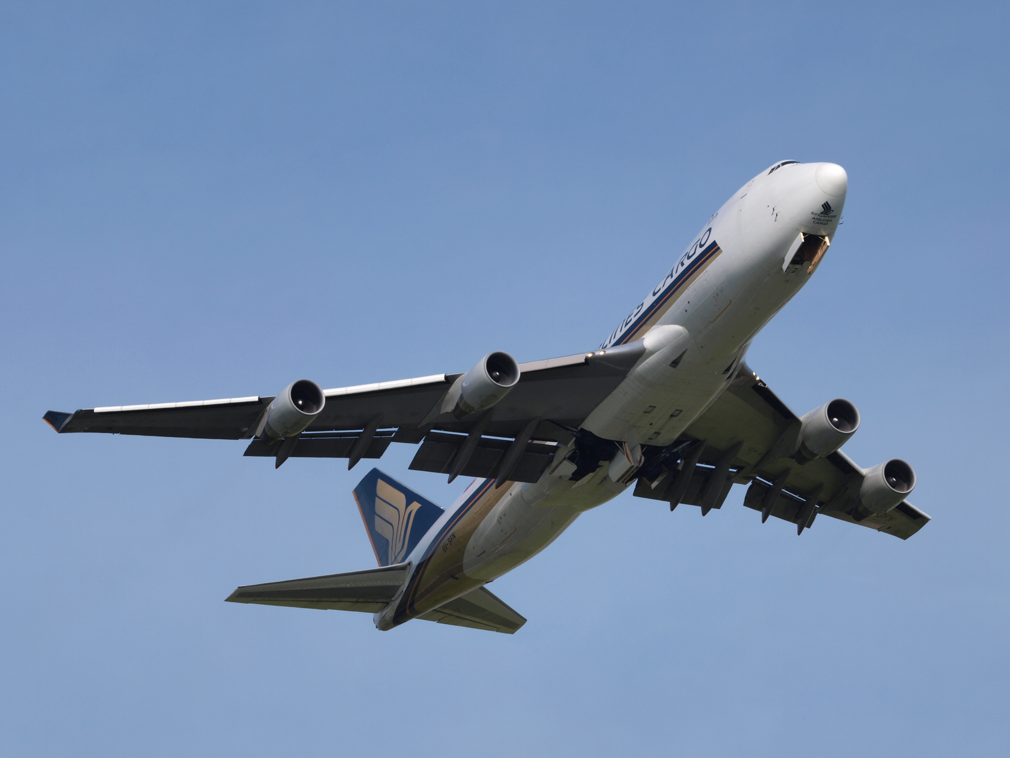 9V-SFN Singapore Airlines Cargo Boeing 747-400F 29july2013 pic2
