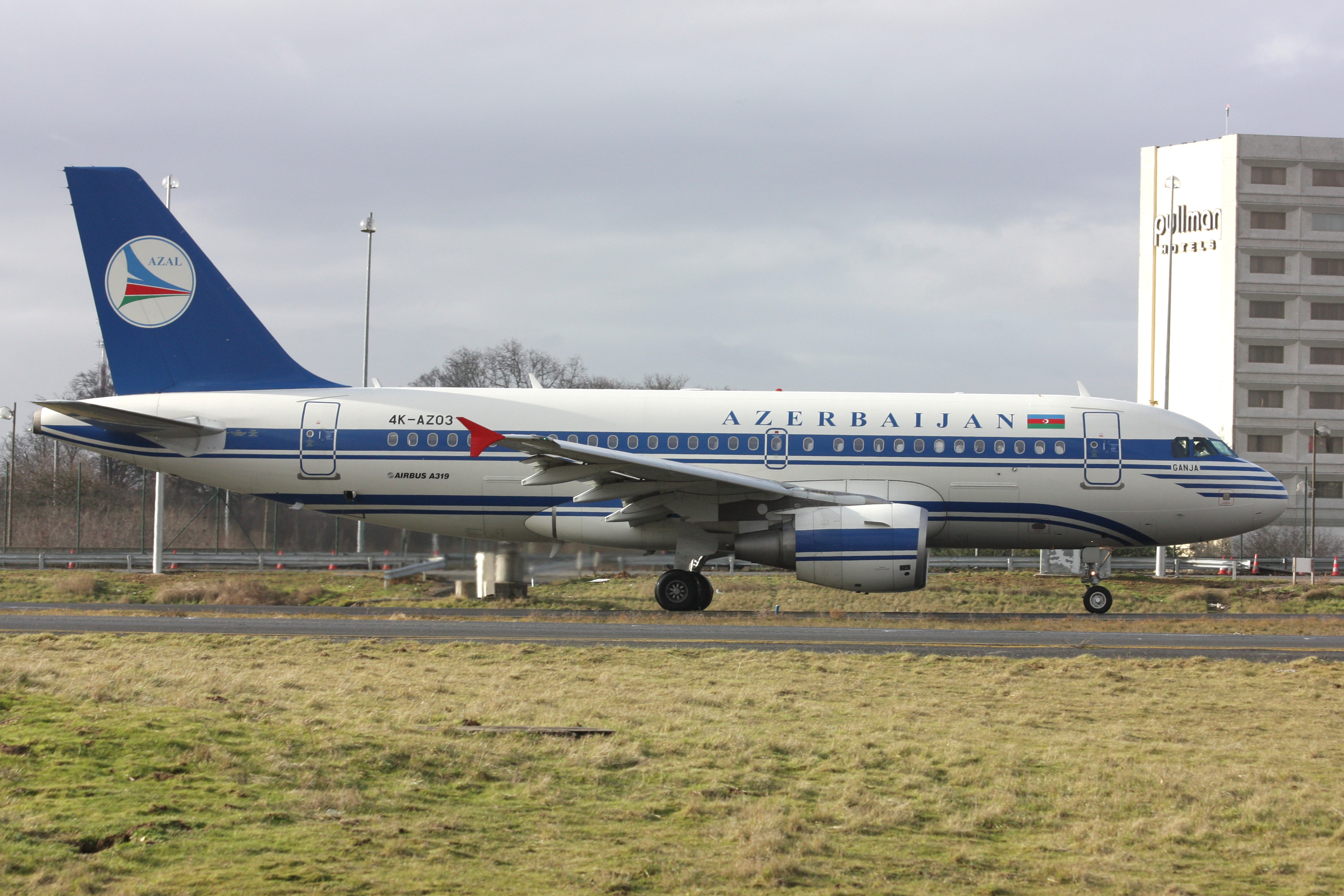 A319 Azerbaijan Airlines 4K-AZ03
